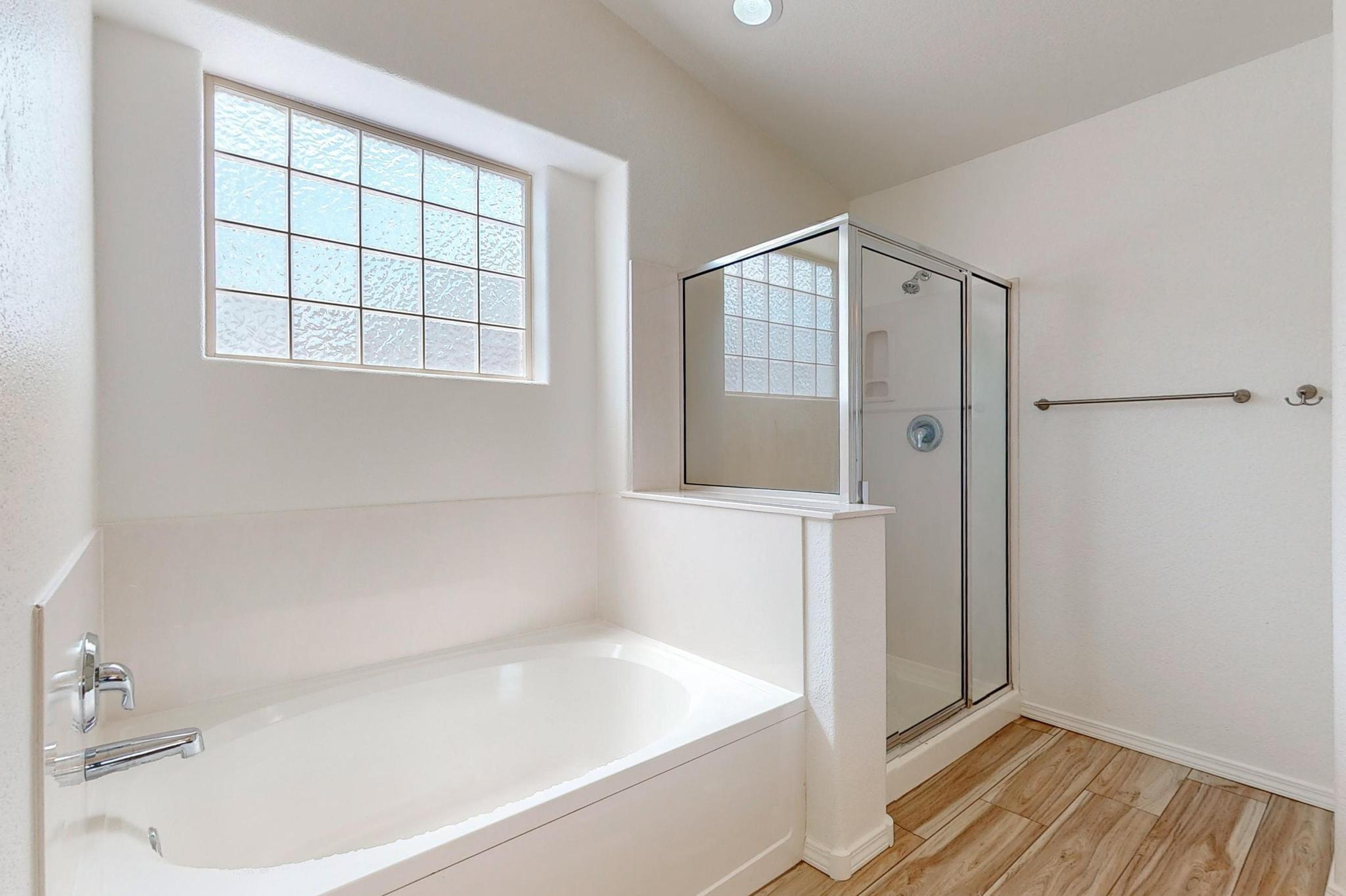 1359 Peppoli Loop SE