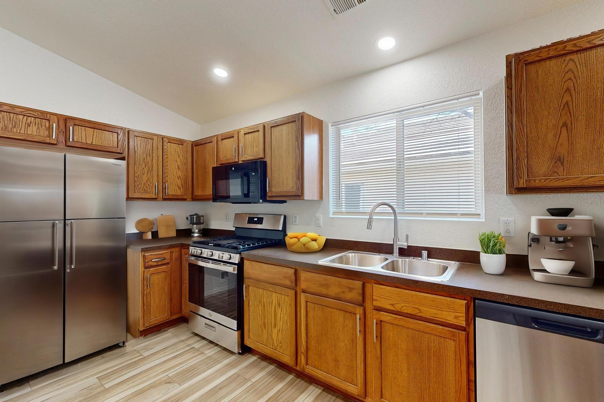 1359 Peppoli Loop SE