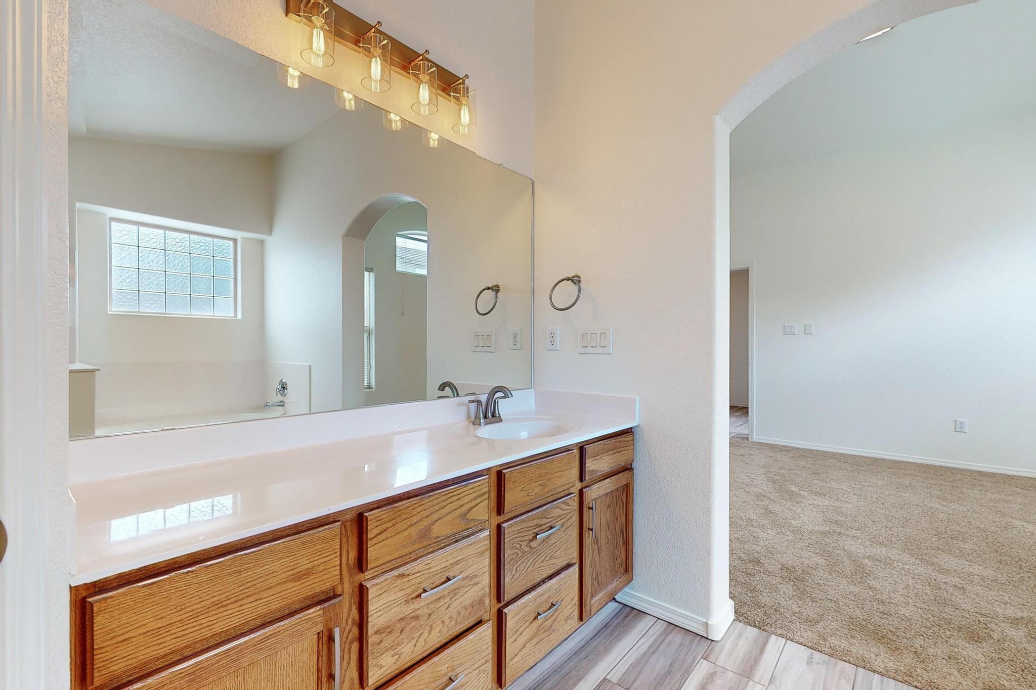 1359 Peppoli Loop SE