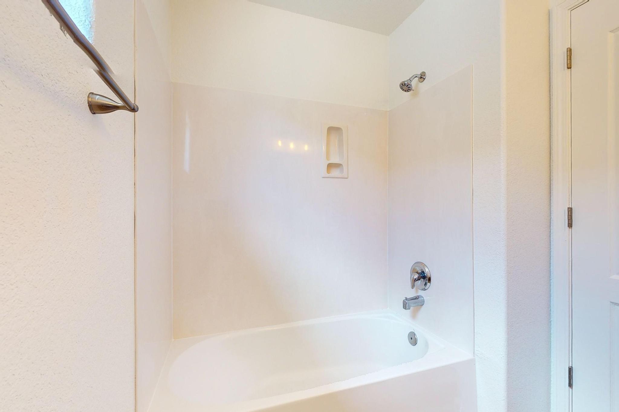 1359 Peppoli Loop SE