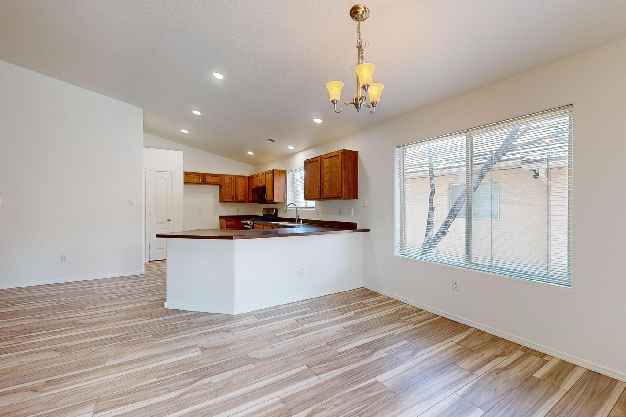 1359 Peppoli Loop SE