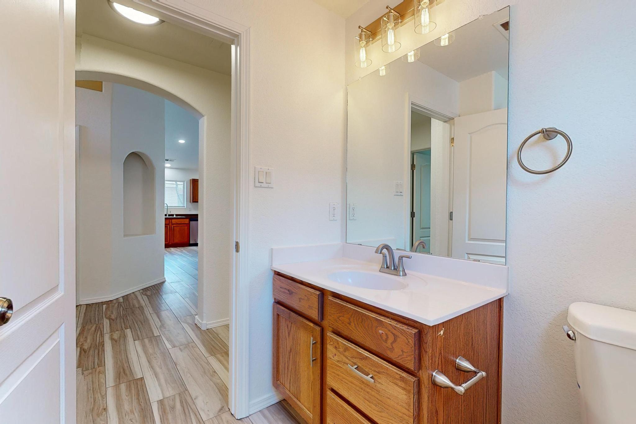 1359 Peppoli Loop SE