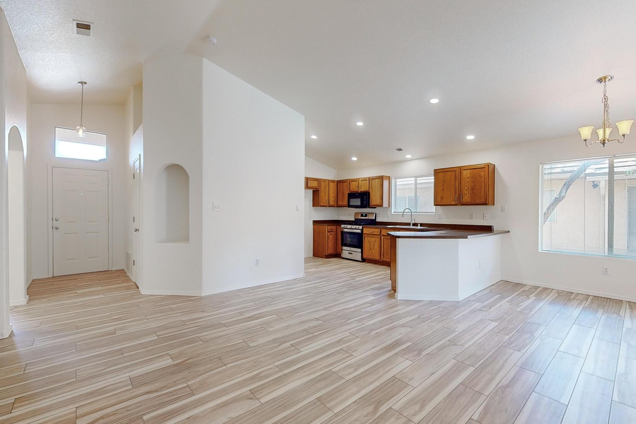 1359 Peppoli Loop SE