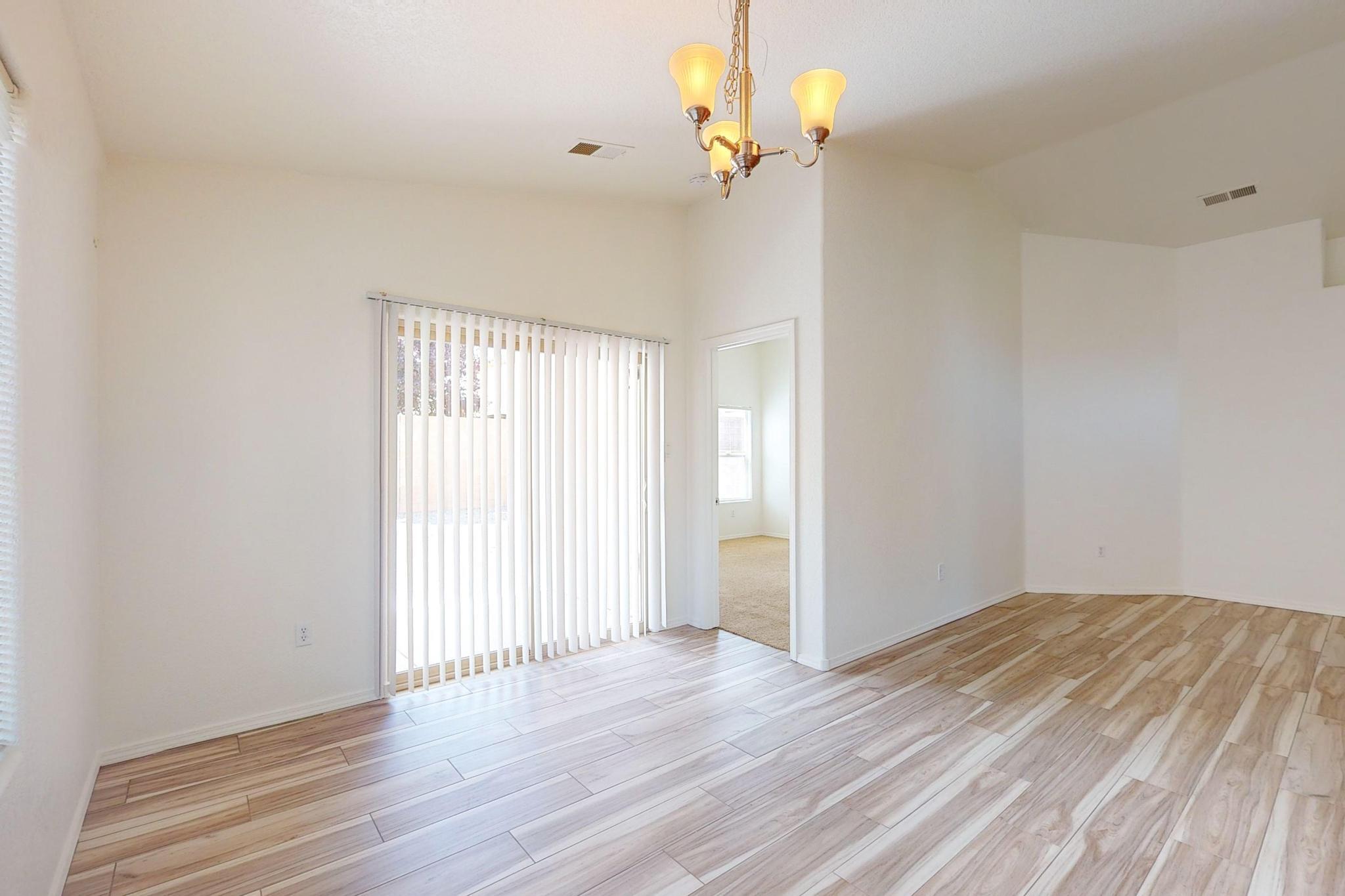 1359 Peppoli Loop SE