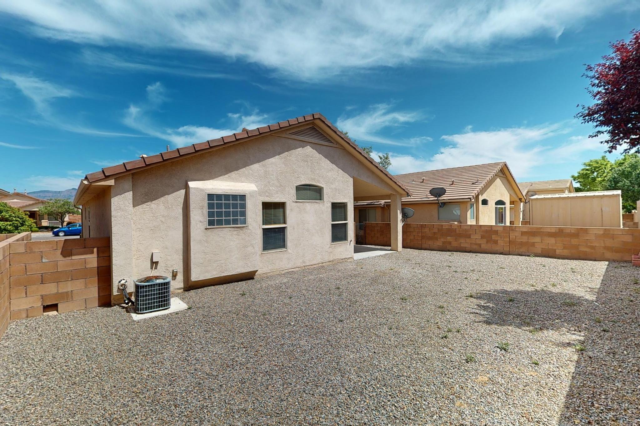 1359 Peppoli Loop SE