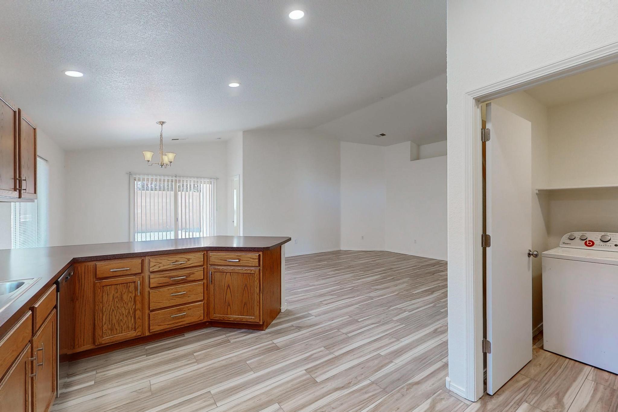 1359 Peppoli Loop SE