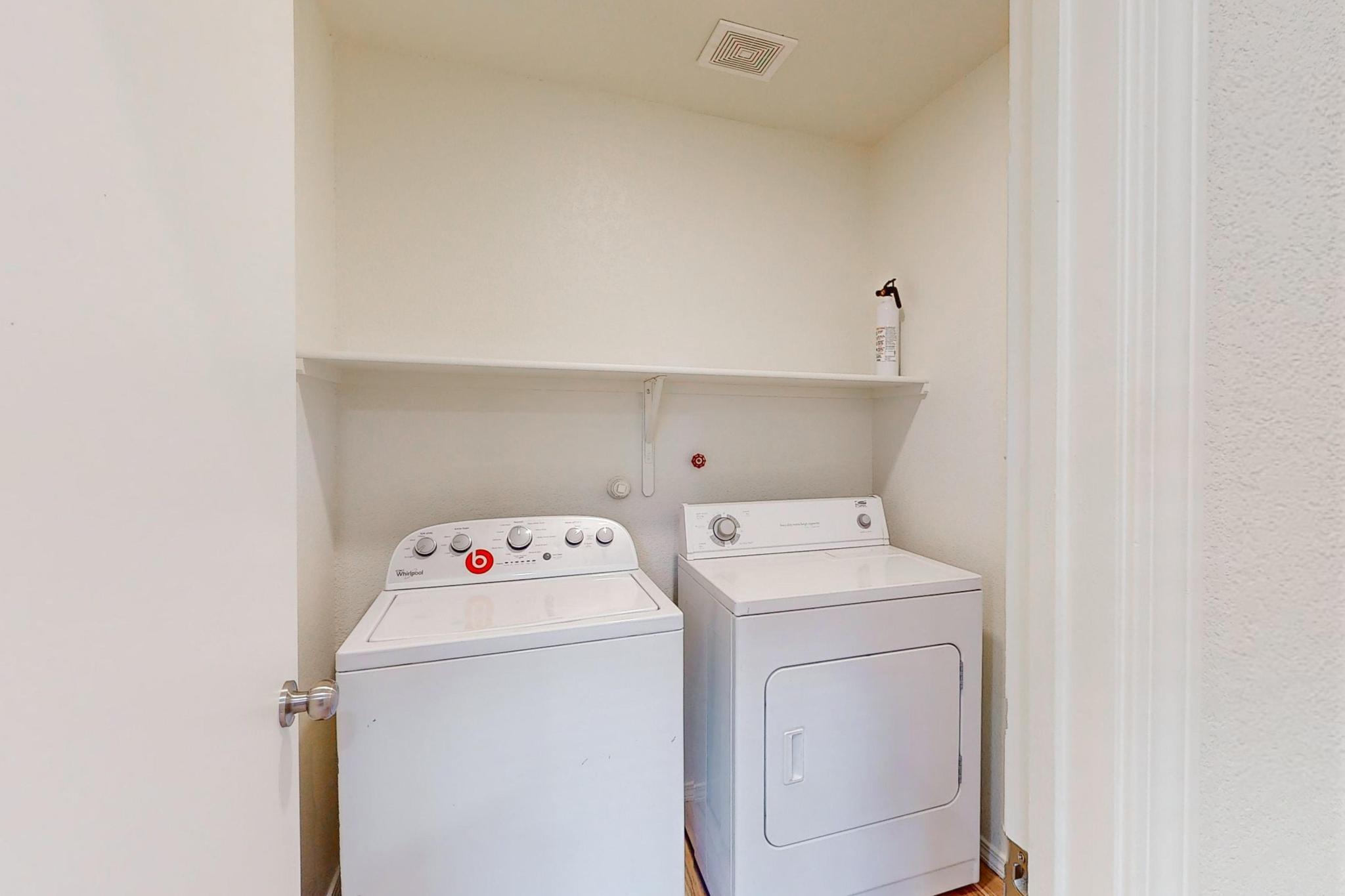 1359 Peppoli Loop SE