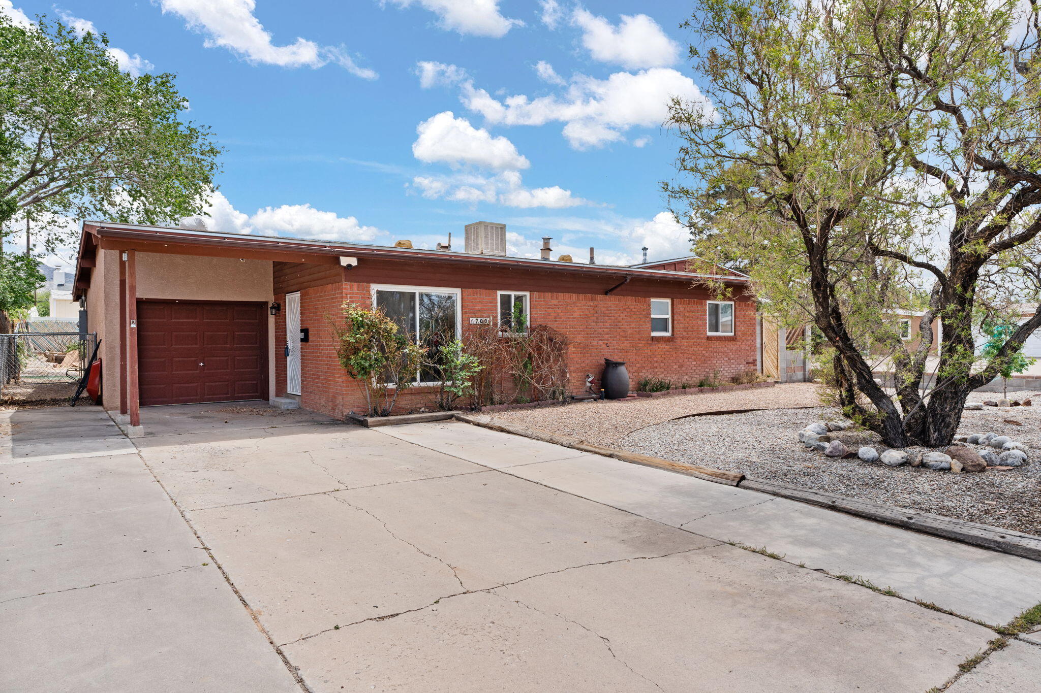 700 Claudine Street NE