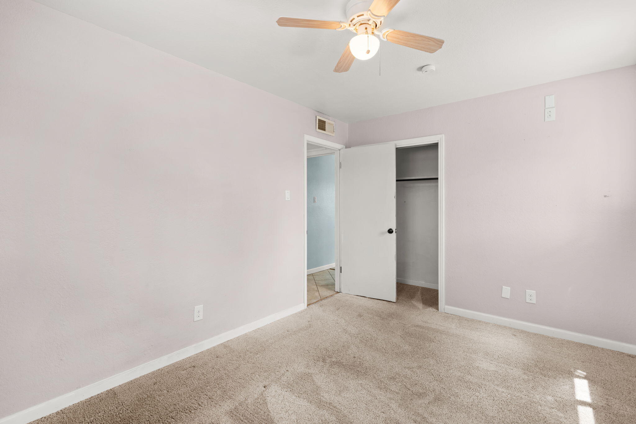 700 Claudine Street NE