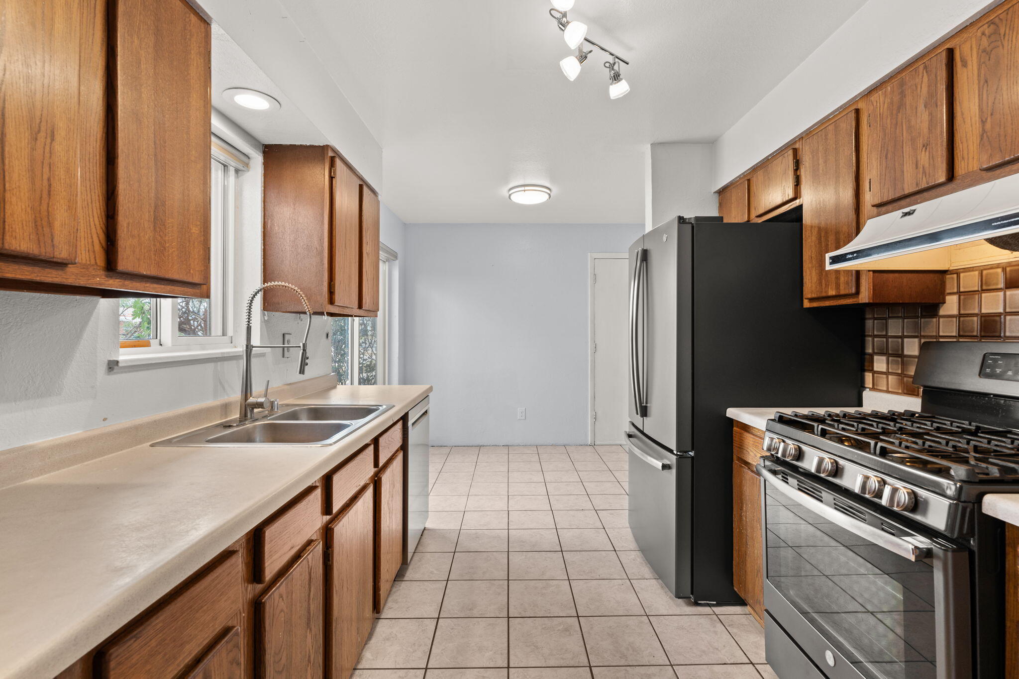 700 Claudine Street NE