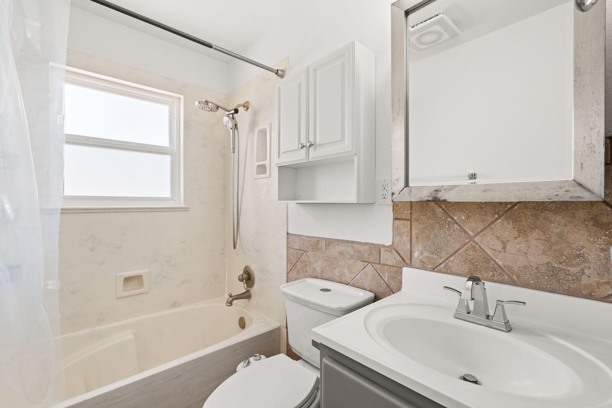 700 Claudine Street NE