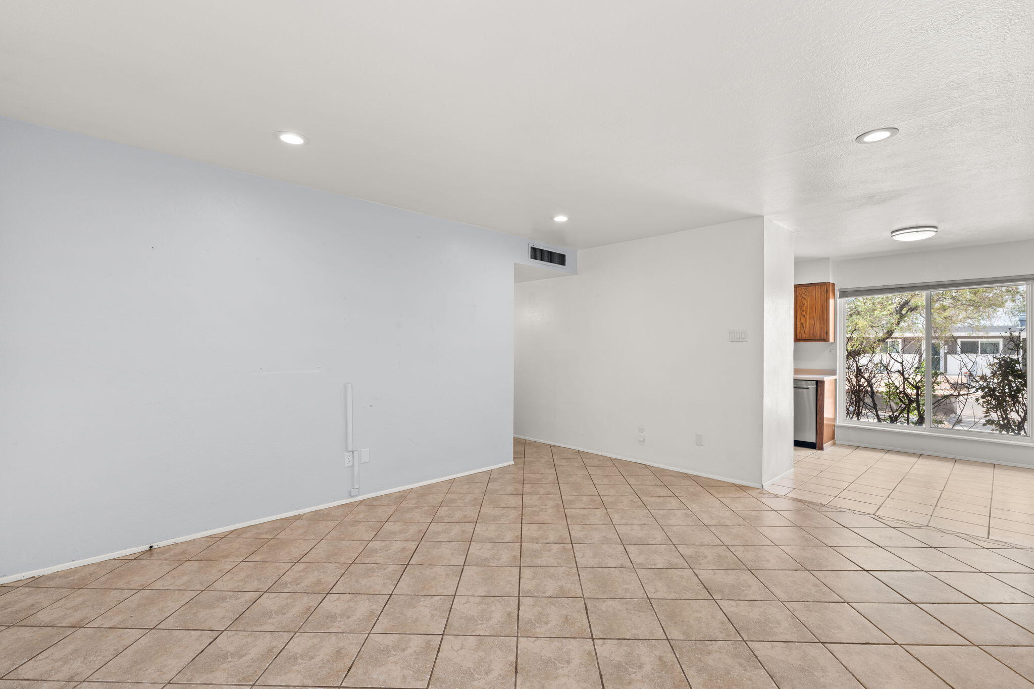 700 Claudine Street NE