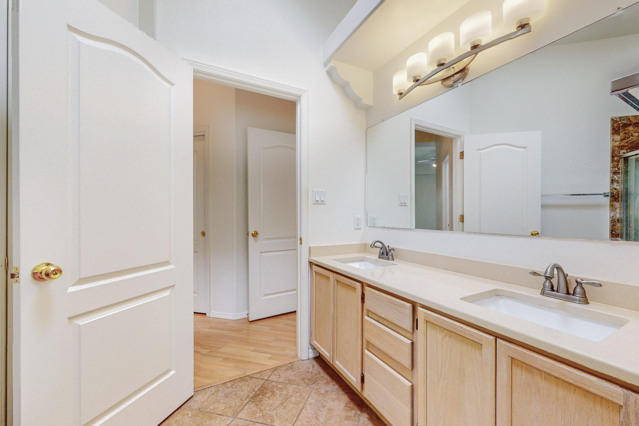 7220 Capitan Avenue NE