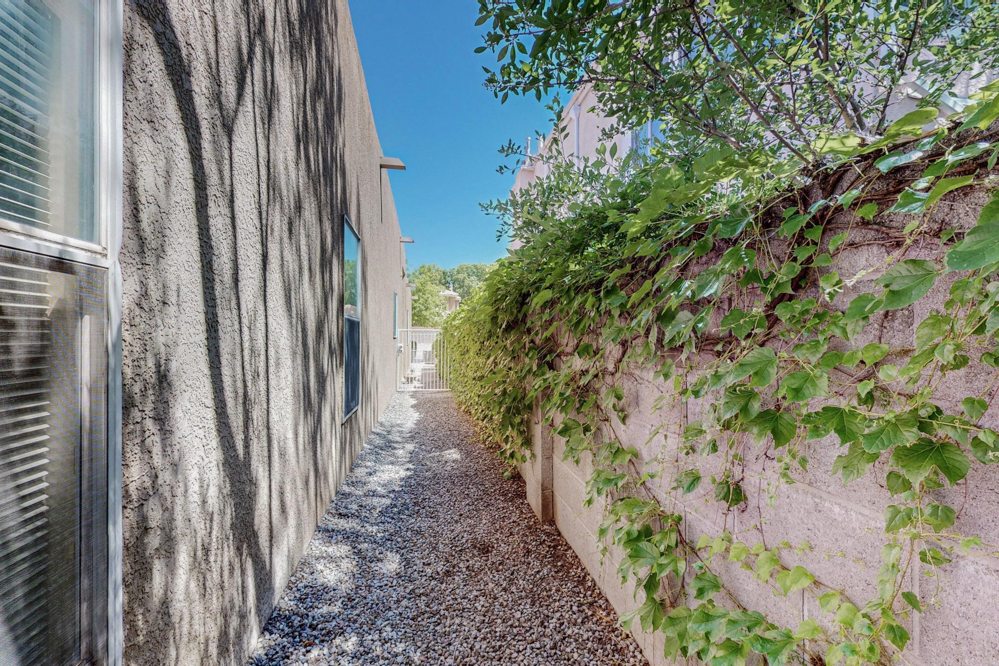 7220 Capitan Avenue NE