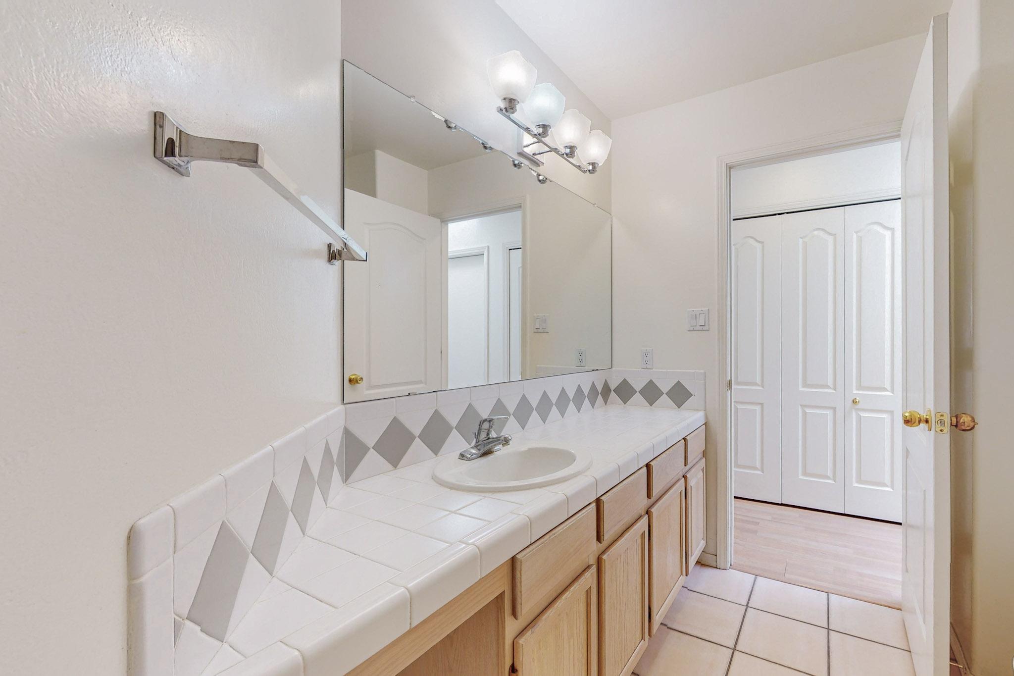 7220 Capitan Avenue NE