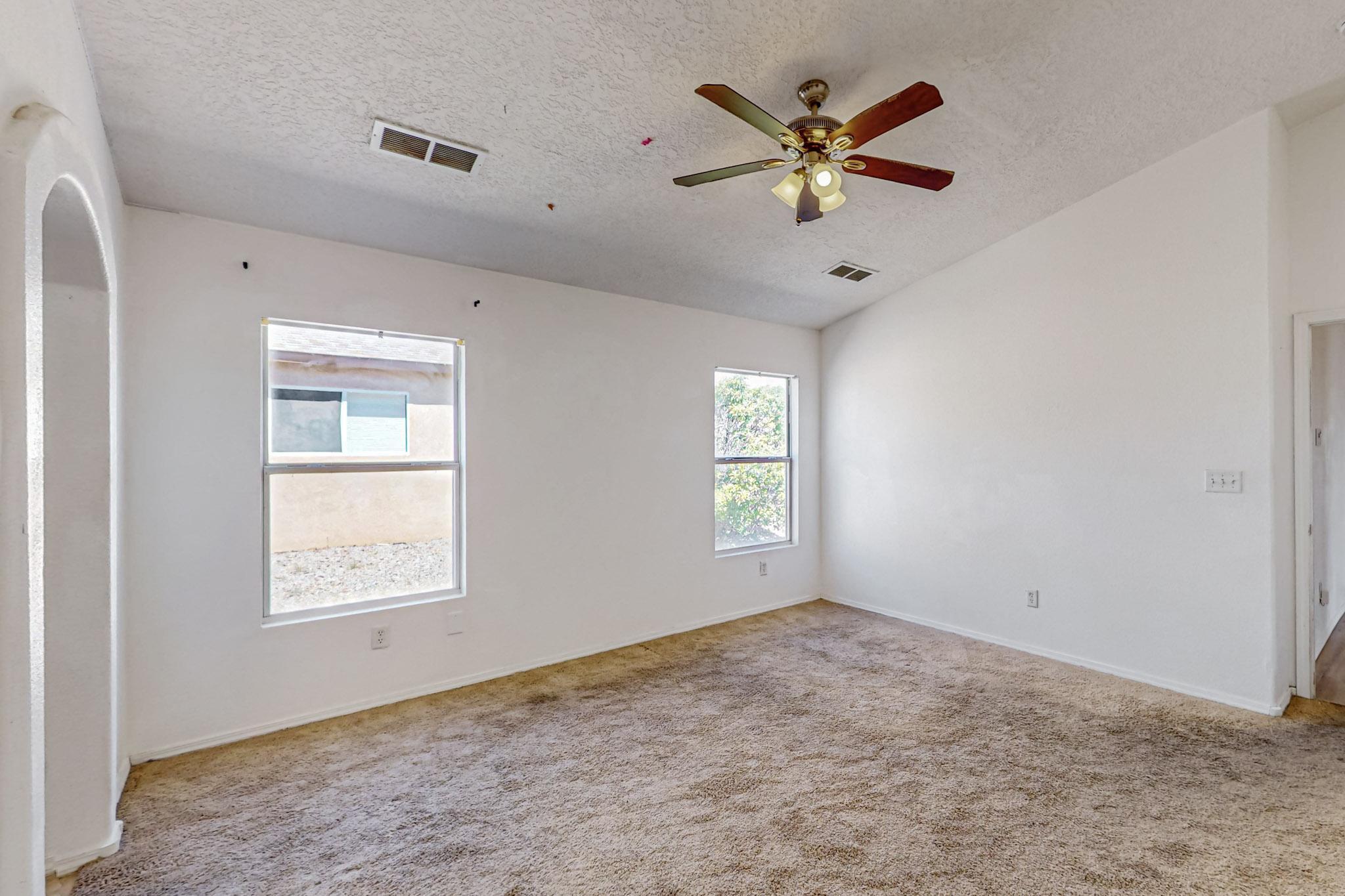 6236 VAUGHN Drive NE