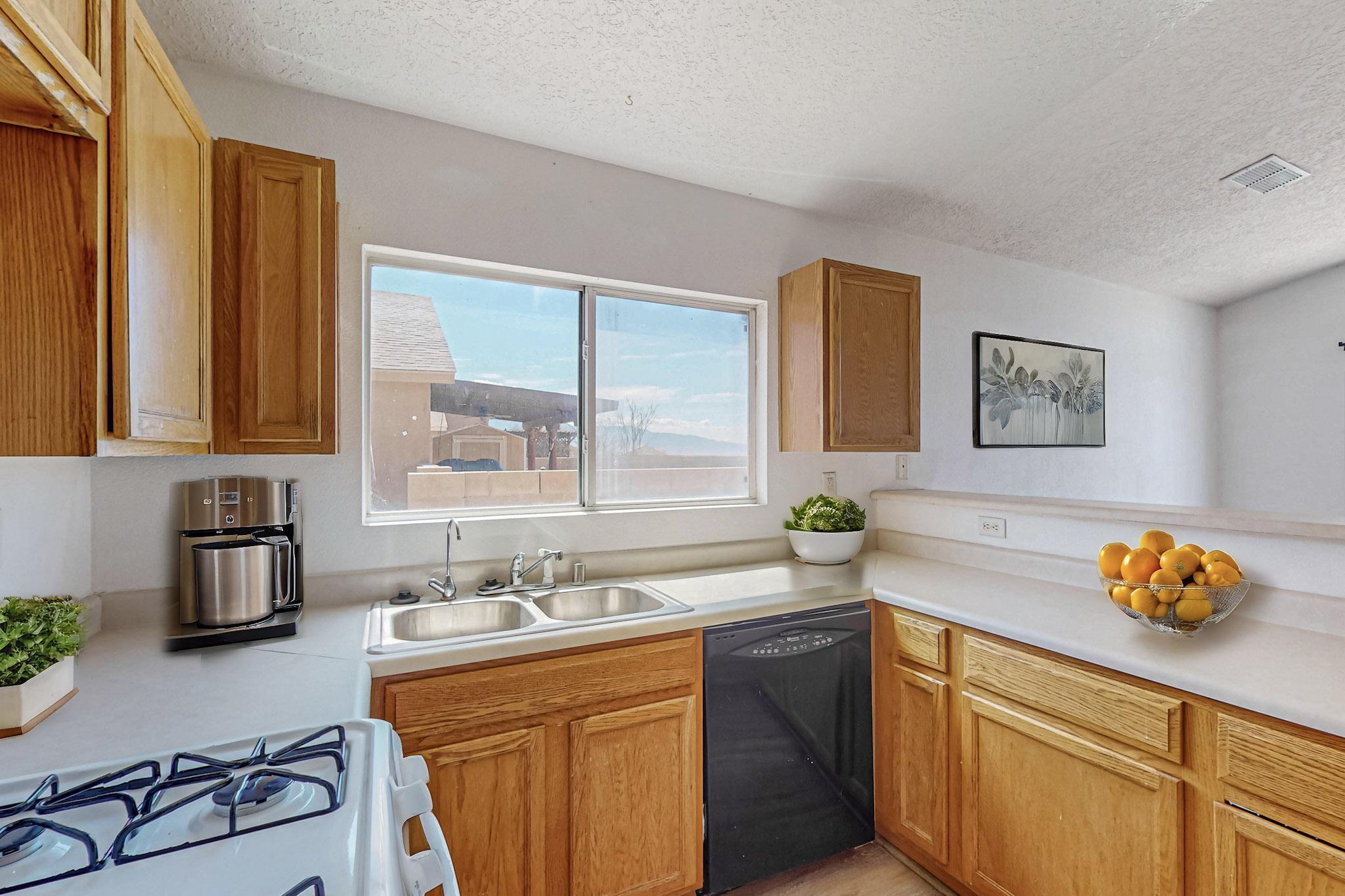 6236 VAUGHN Drive NE