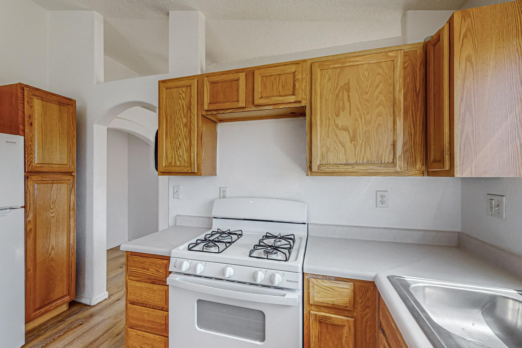 6236 VAUGHN Drive NE