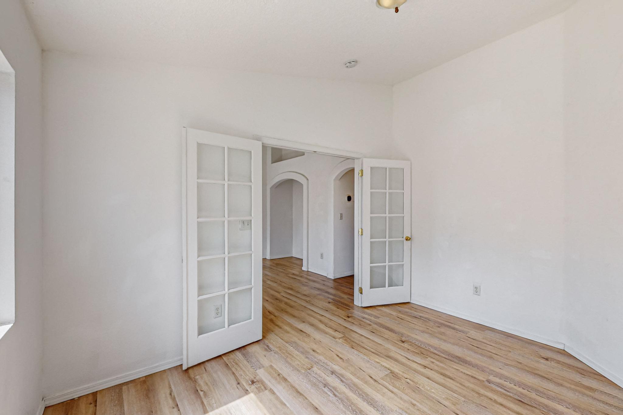 6236 VAUGHN Drive NE