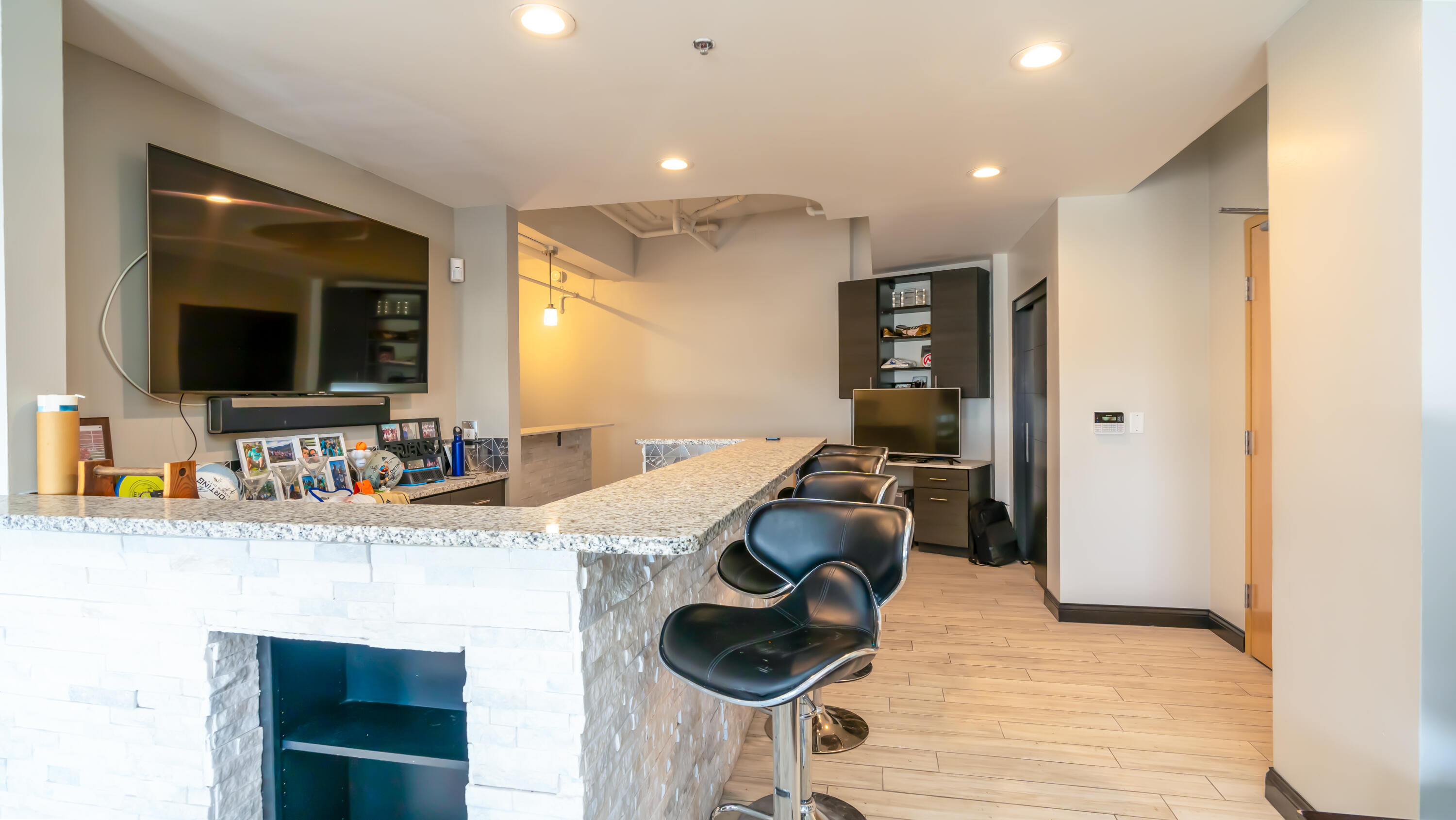 219 CENTRAL Avenue NW 301