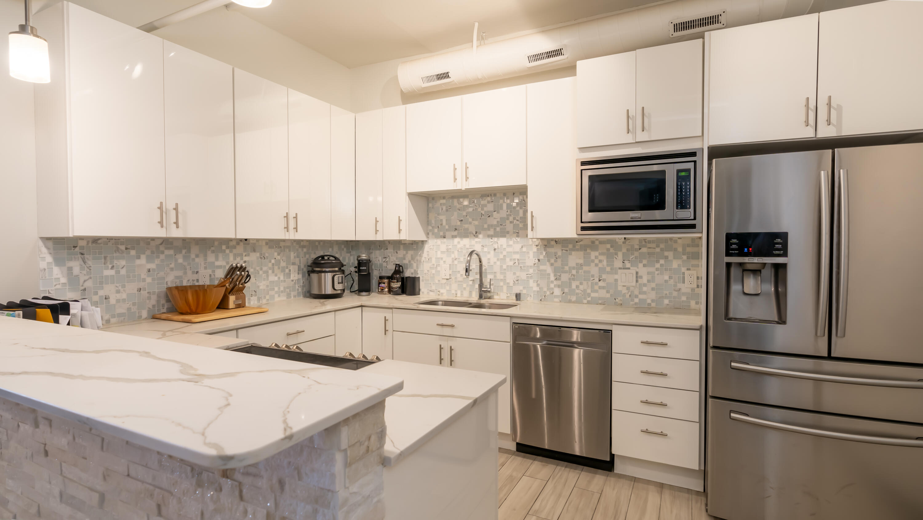 219 CENTRAL Avenue NW 301