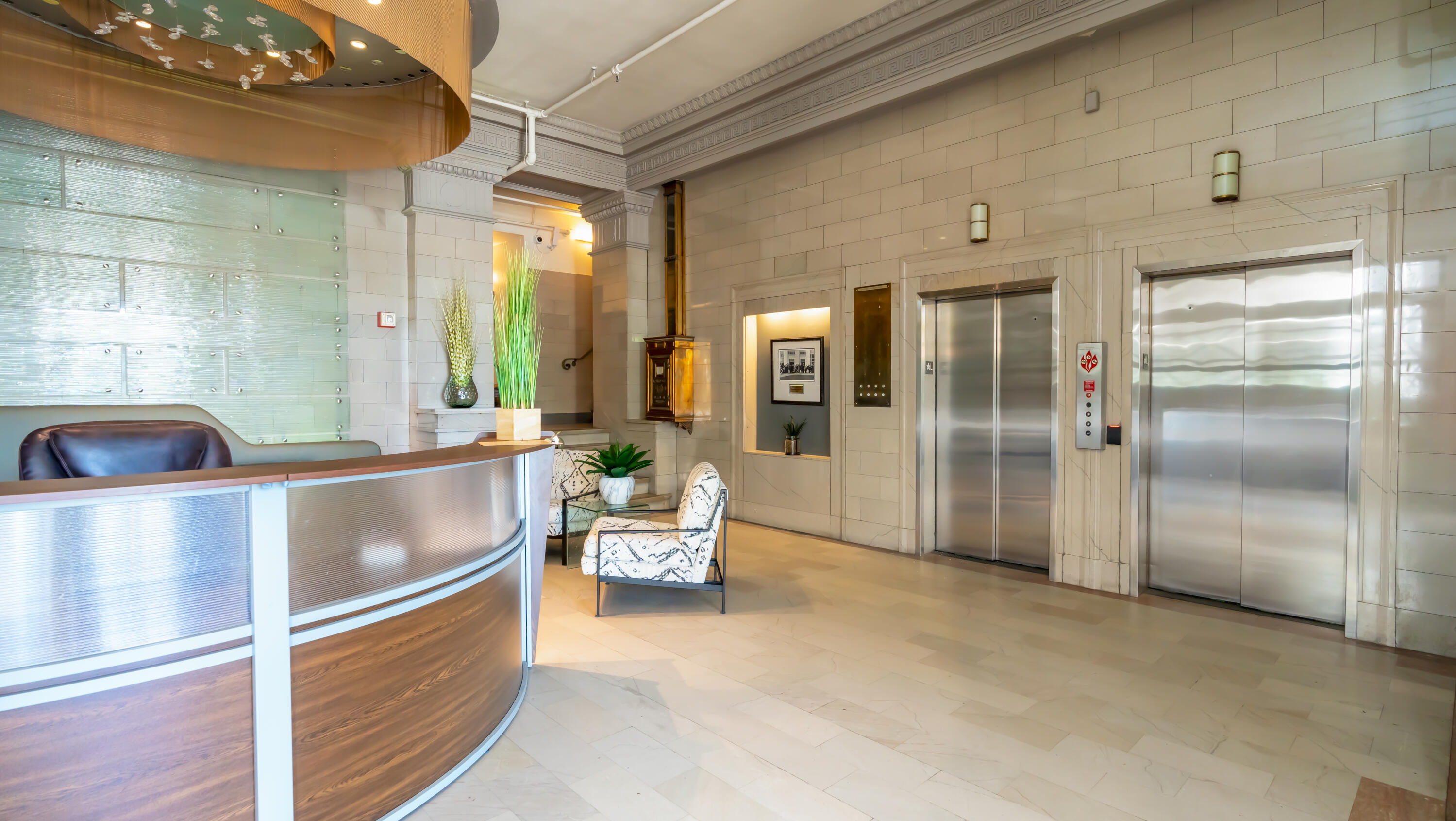 219 CENTRAL Avenue NW 301