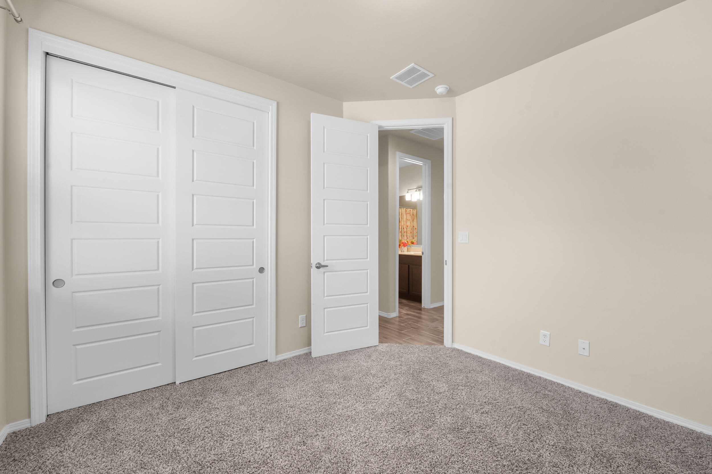 4525 Bald Eagle Loop NE