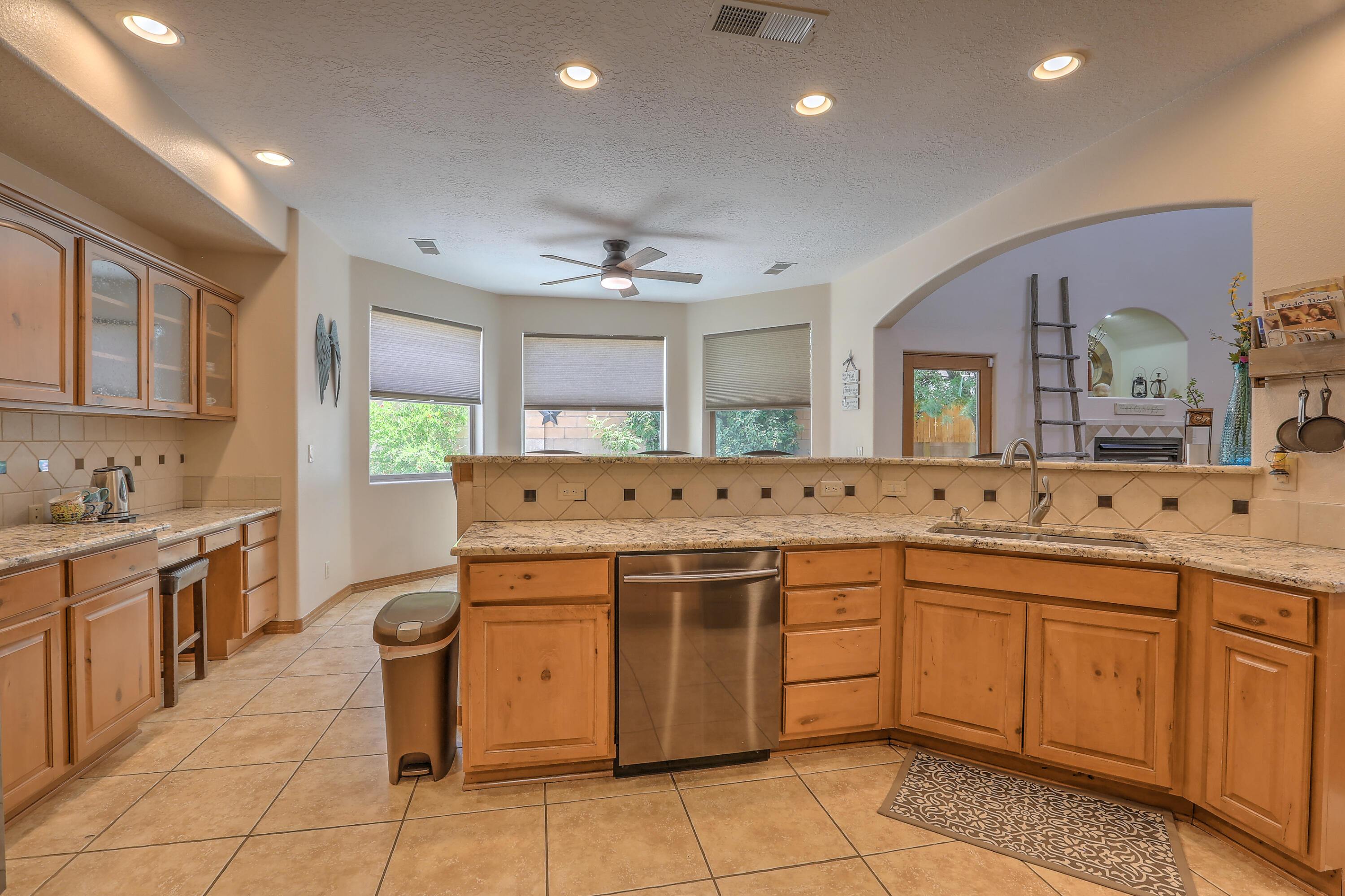 8412 Desert Sunrise Road NE