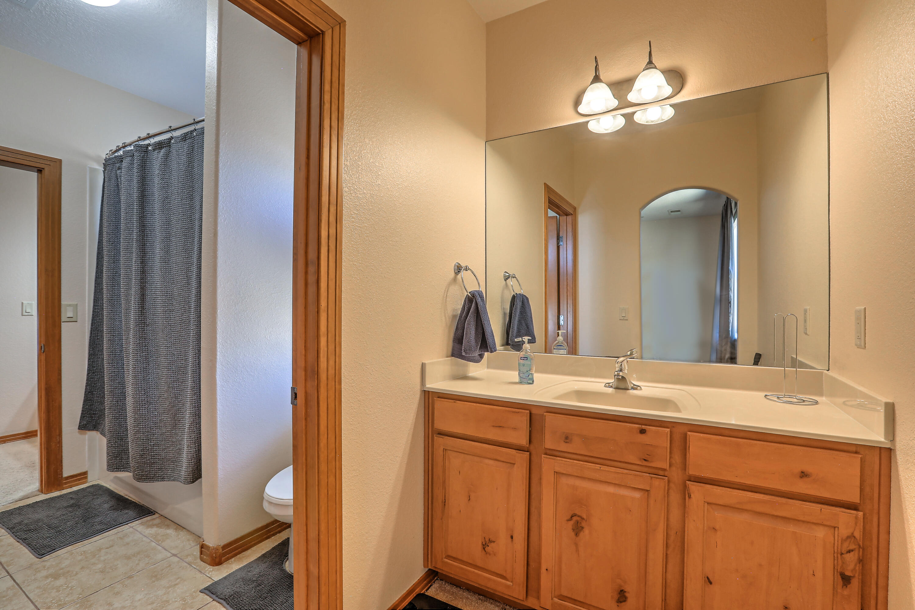 8412 Desert Sunrise Road NE