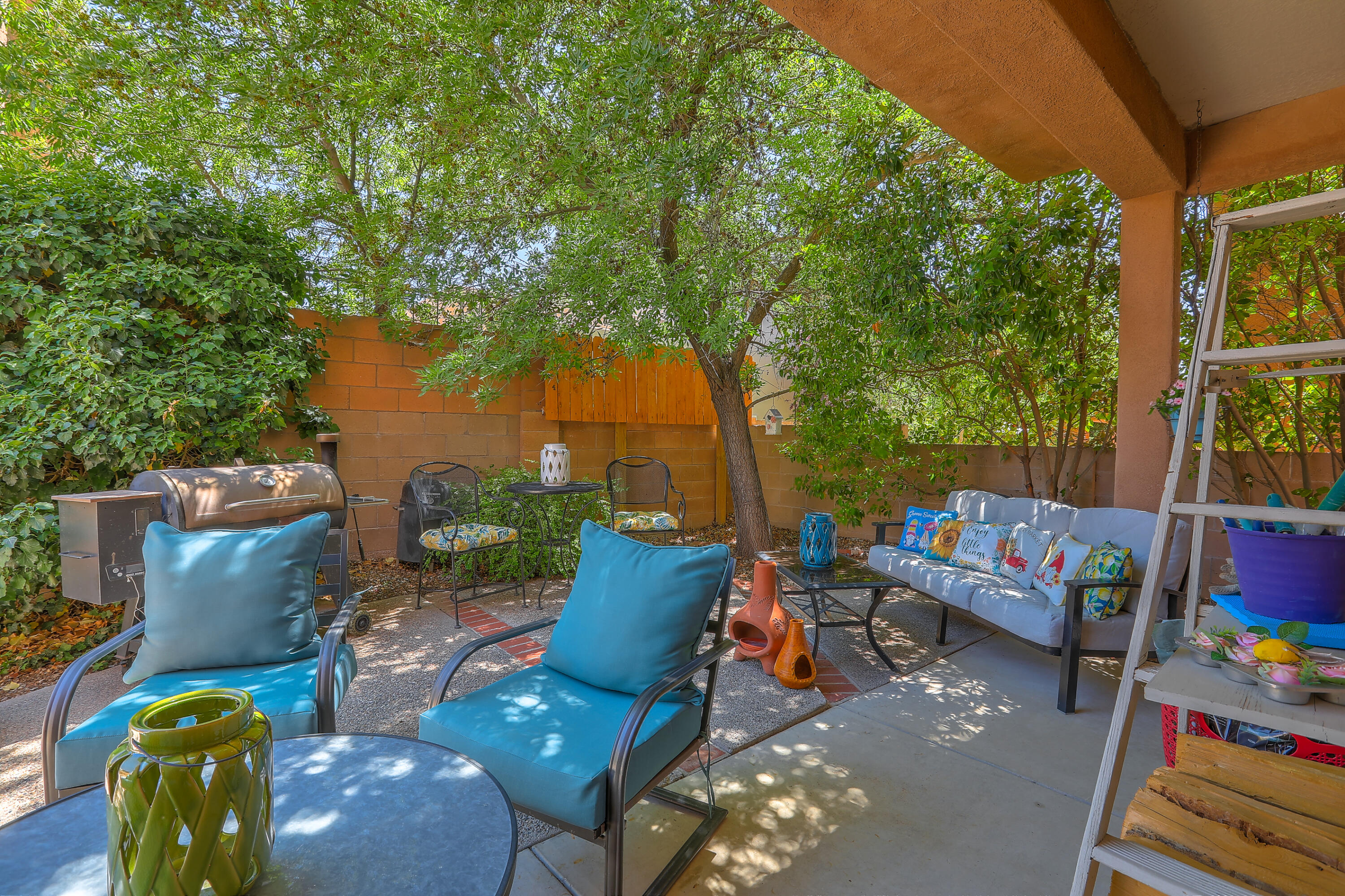 8412 Desert Sunrise Road NE