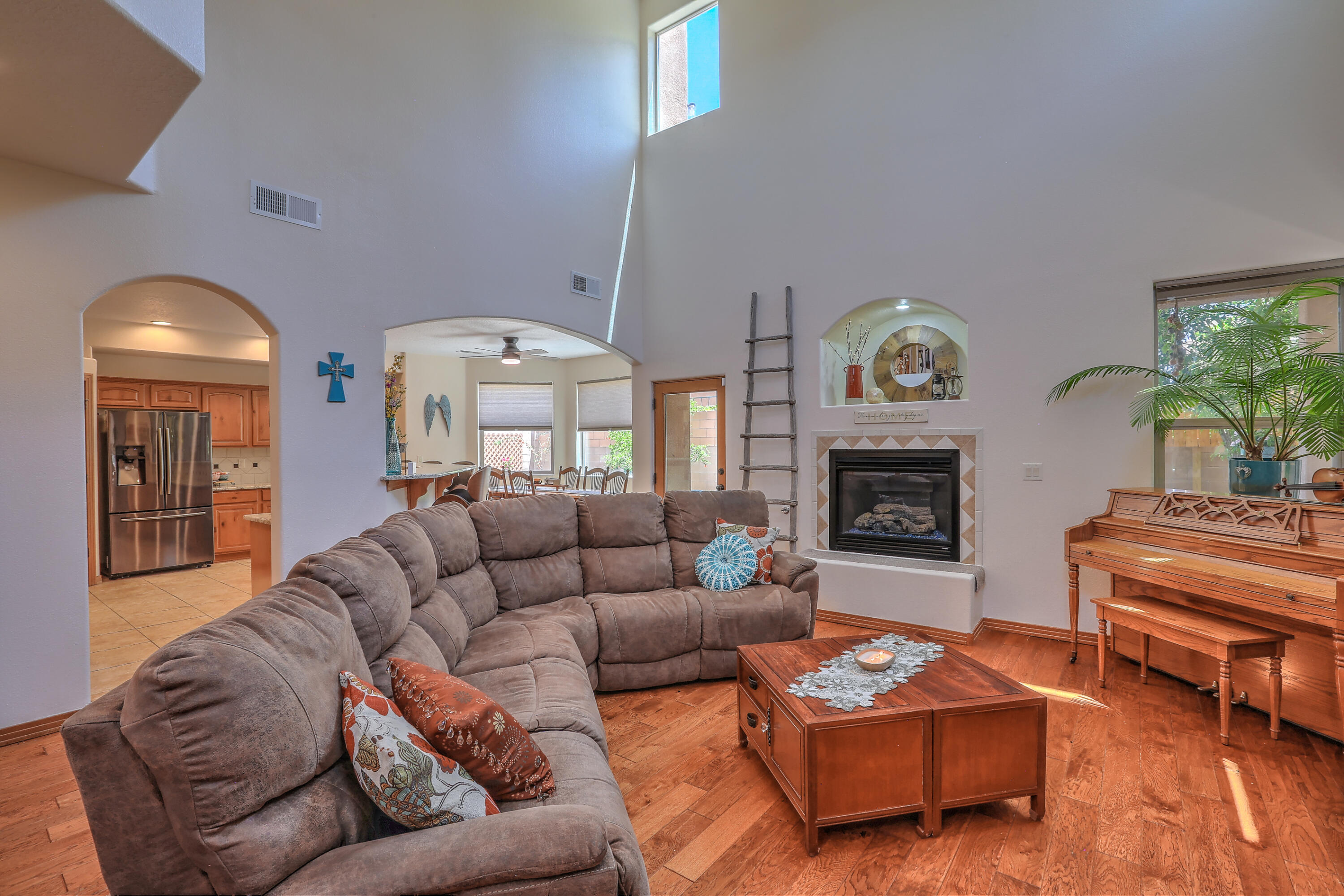 8412 Desert Sunrise Road NE