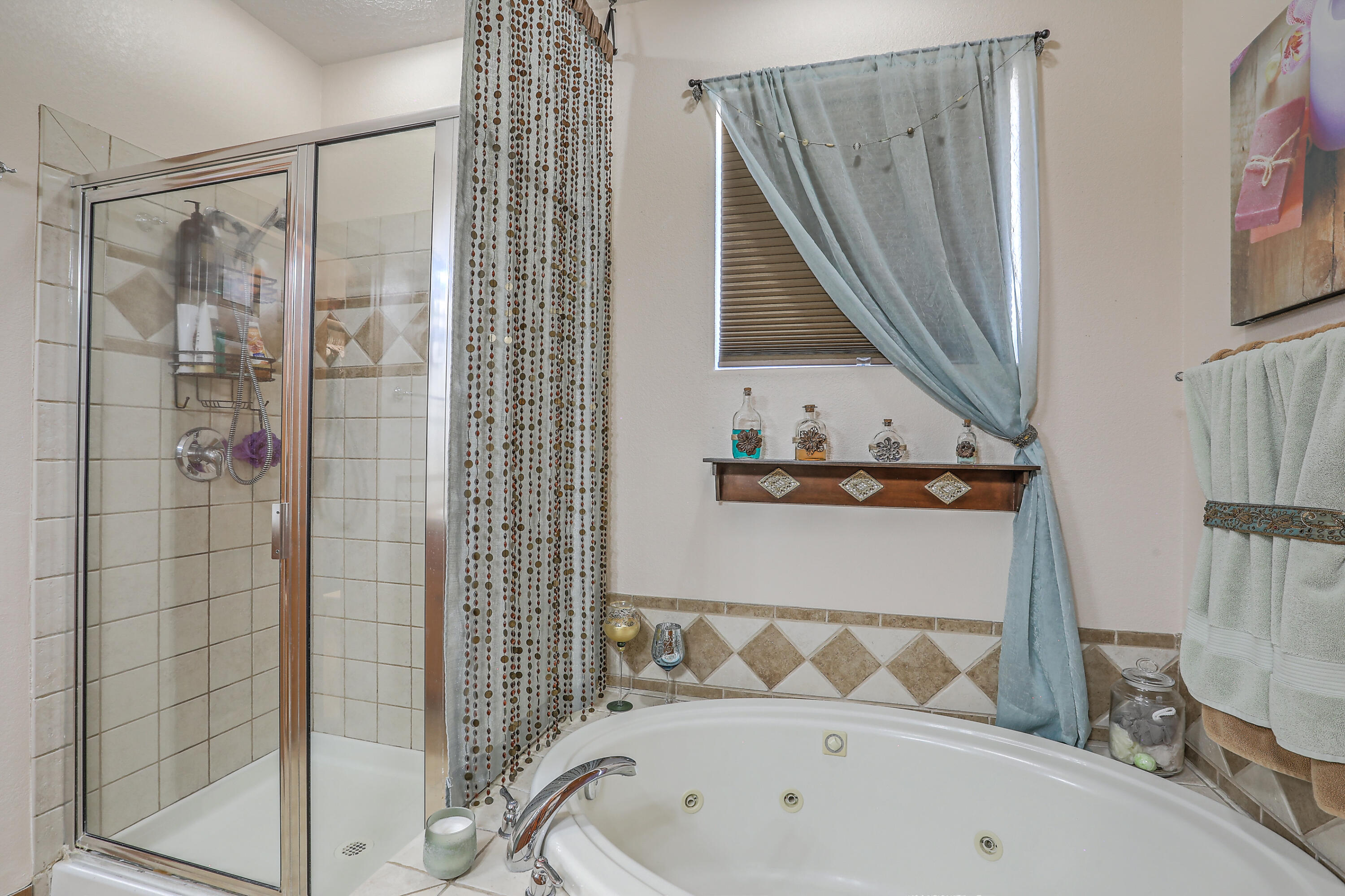 8412 Desert Sunrise Road NE