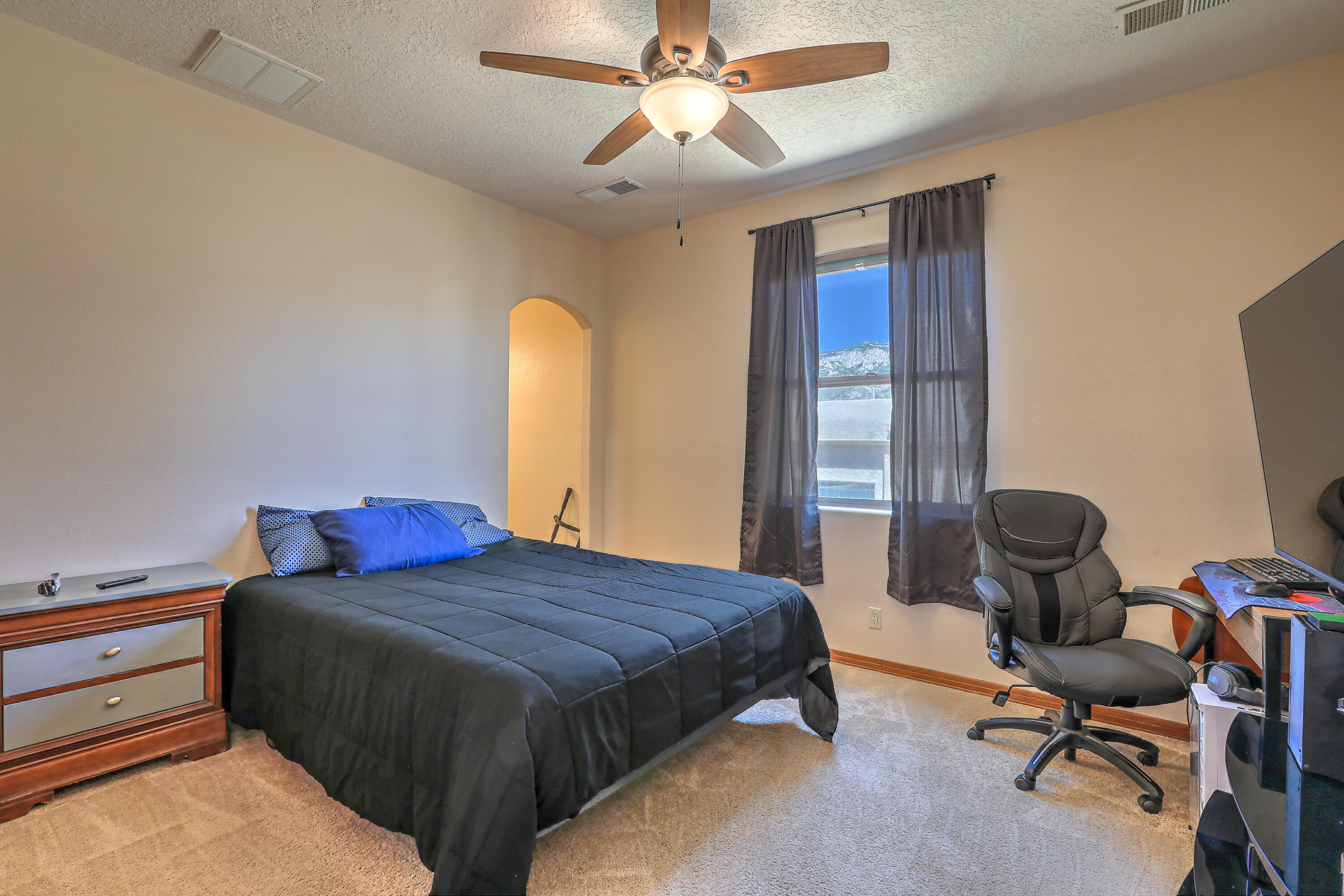 8412 Desert Sunrise Road NE