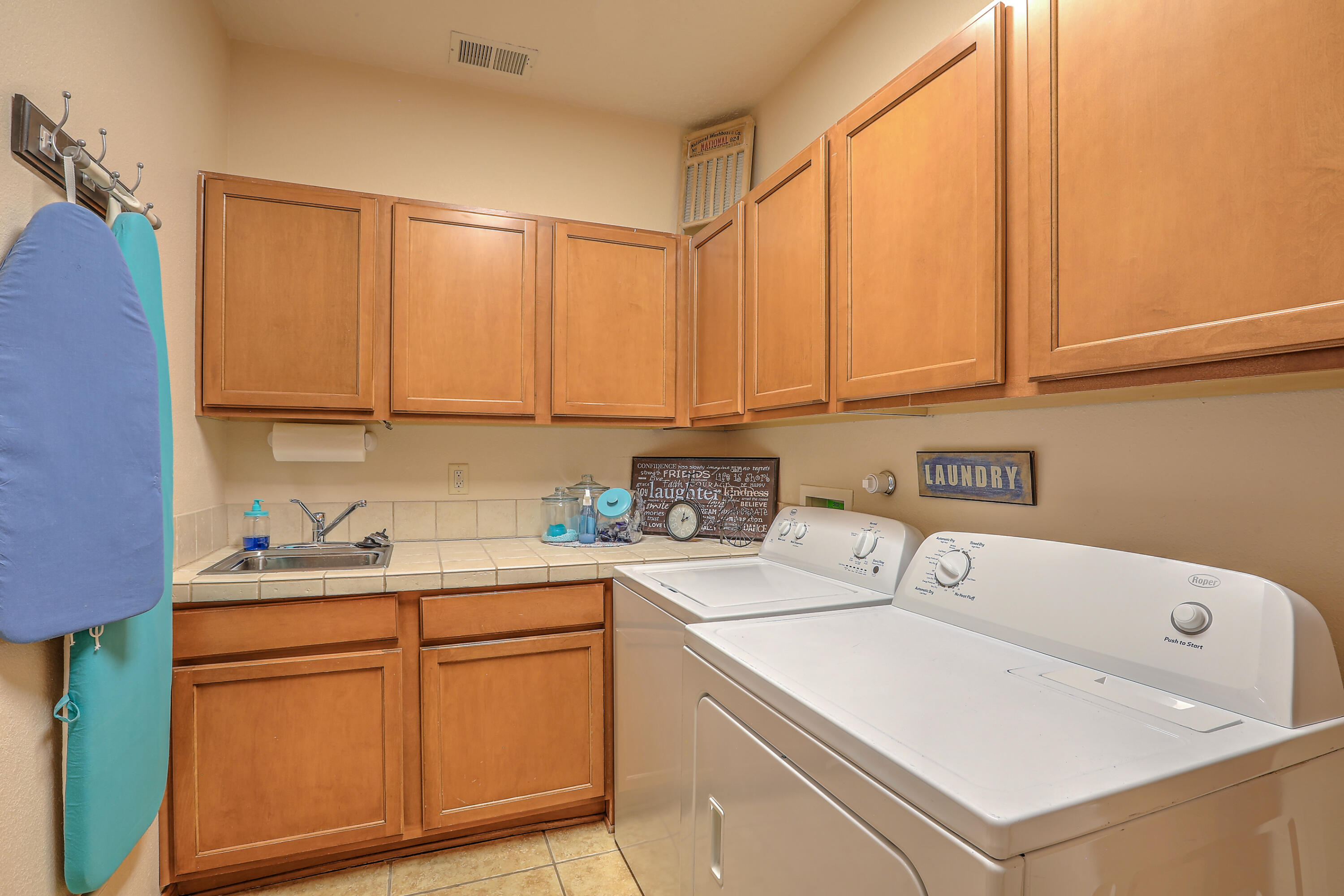 8412 Desert Sunrise Road NE