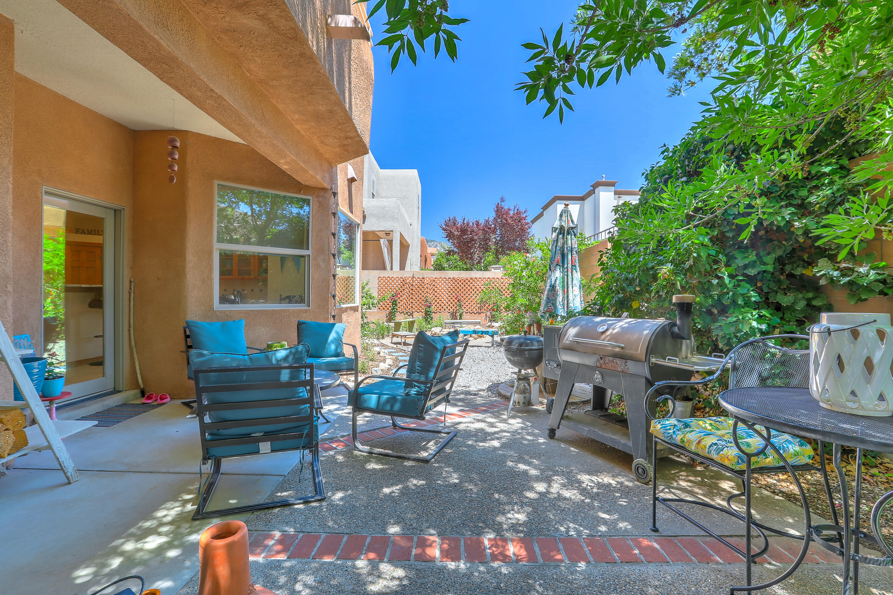 8412 Desert Sunrise Road NE