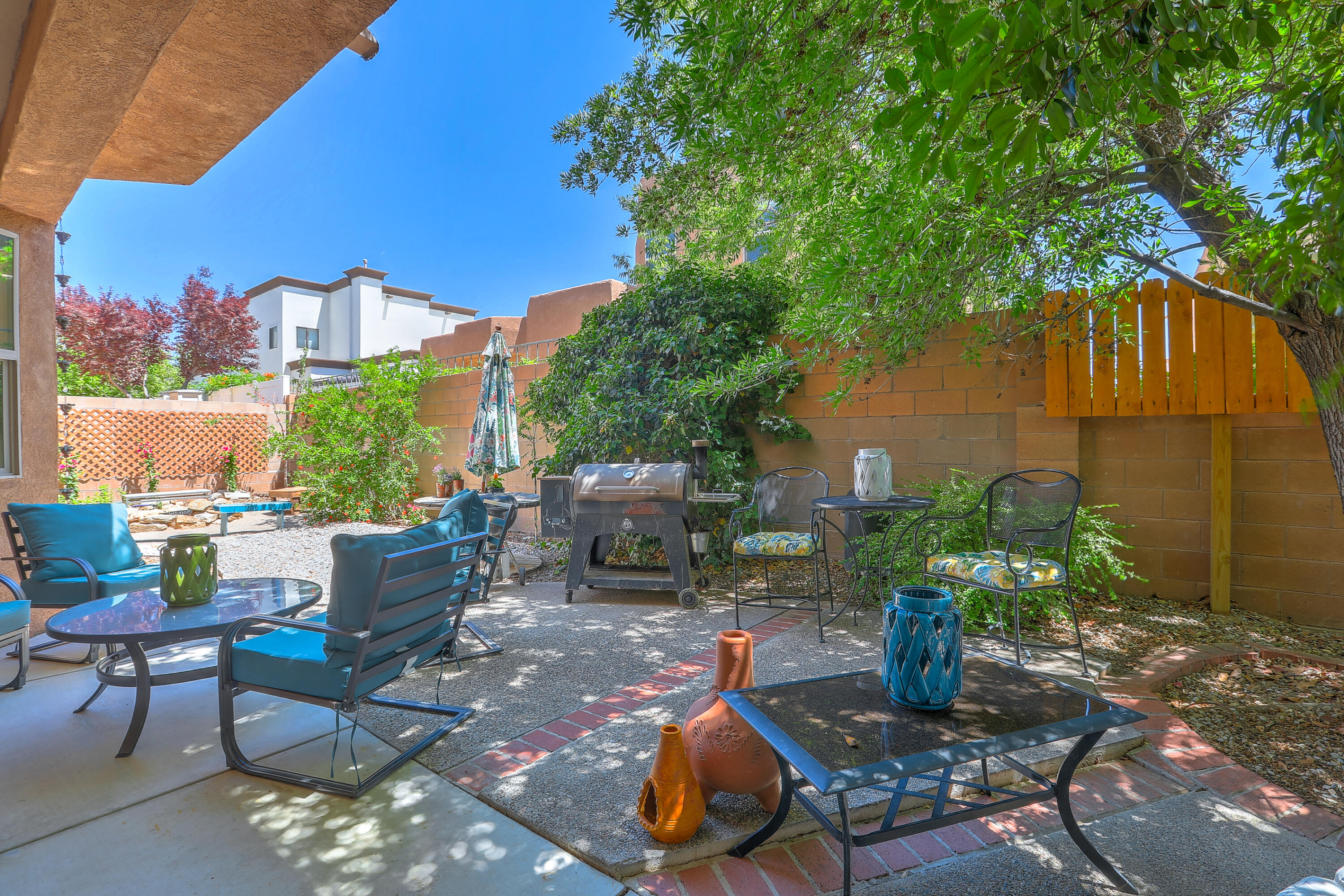 8412 Desert Sunrise Road NE