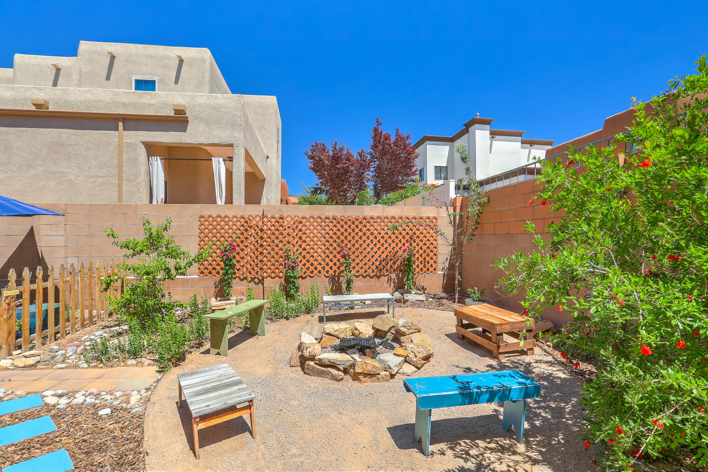 8412 Desert Sunrise Road NE