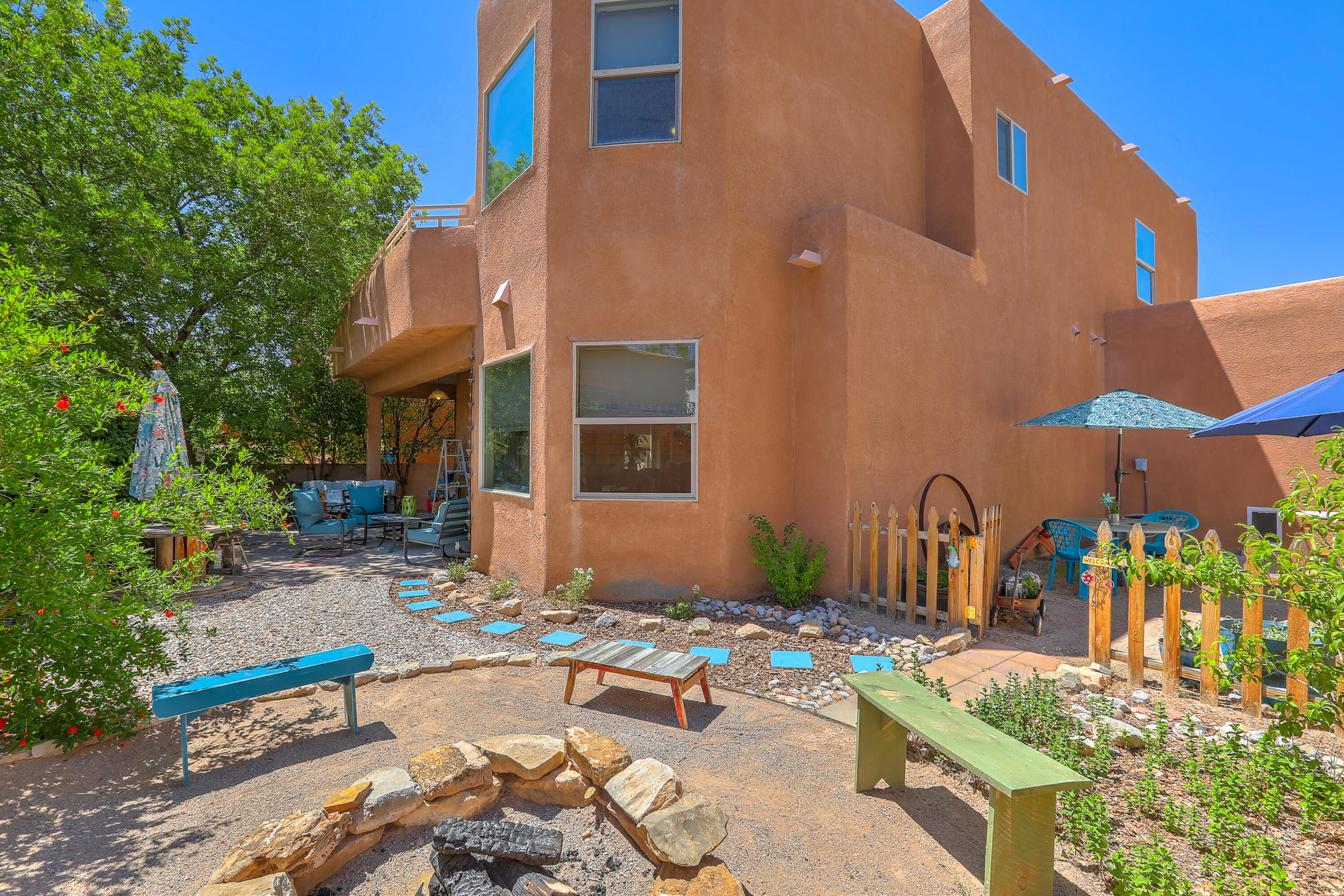 8412 Desert Sunrise Road NE