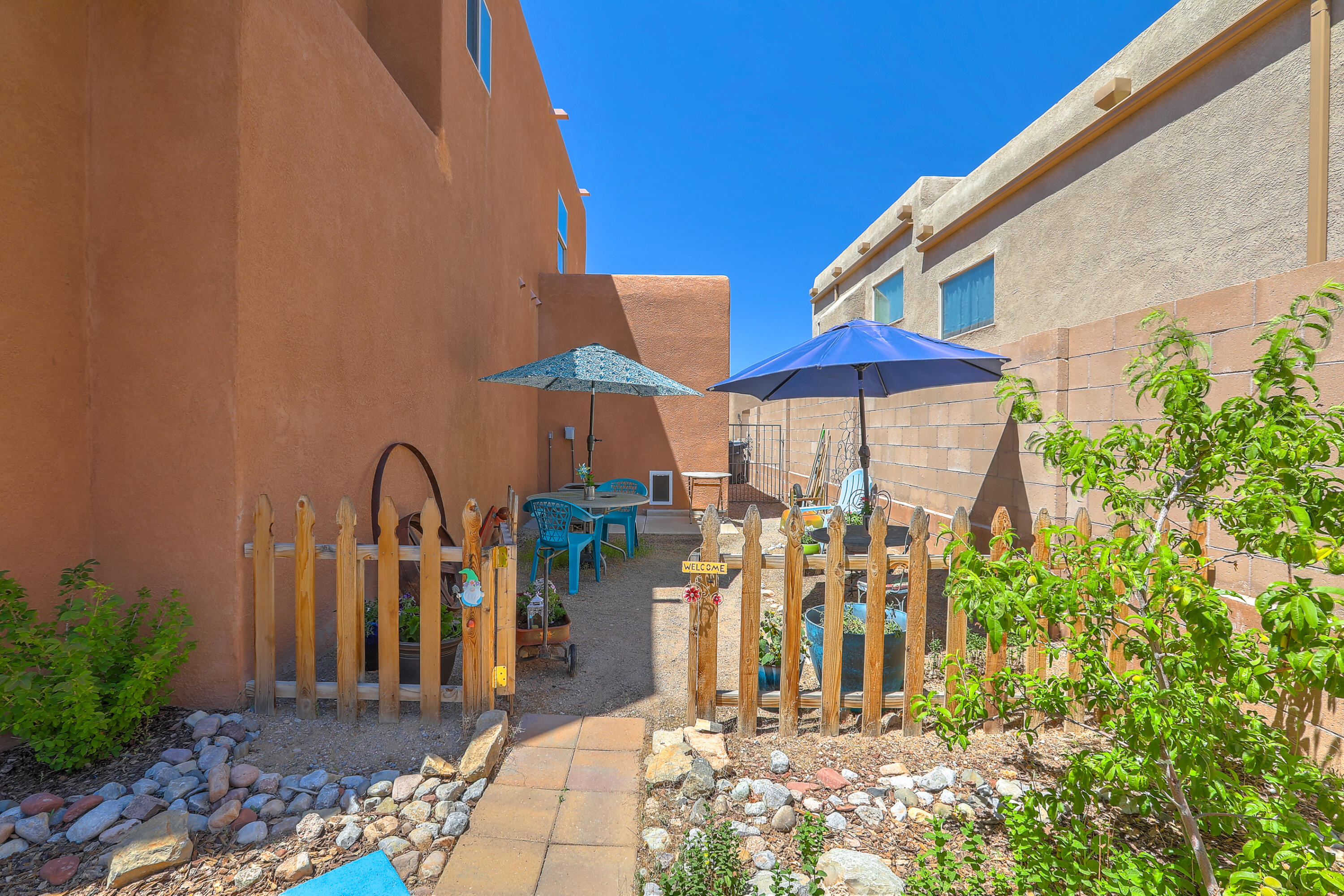 8412 Desert Sunrise Road NE