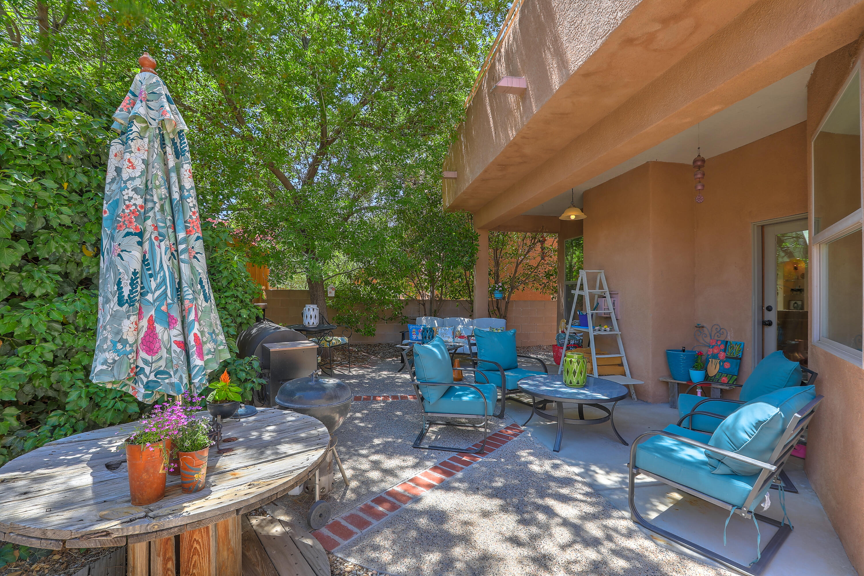 8412 Desert Sunrise Road NE