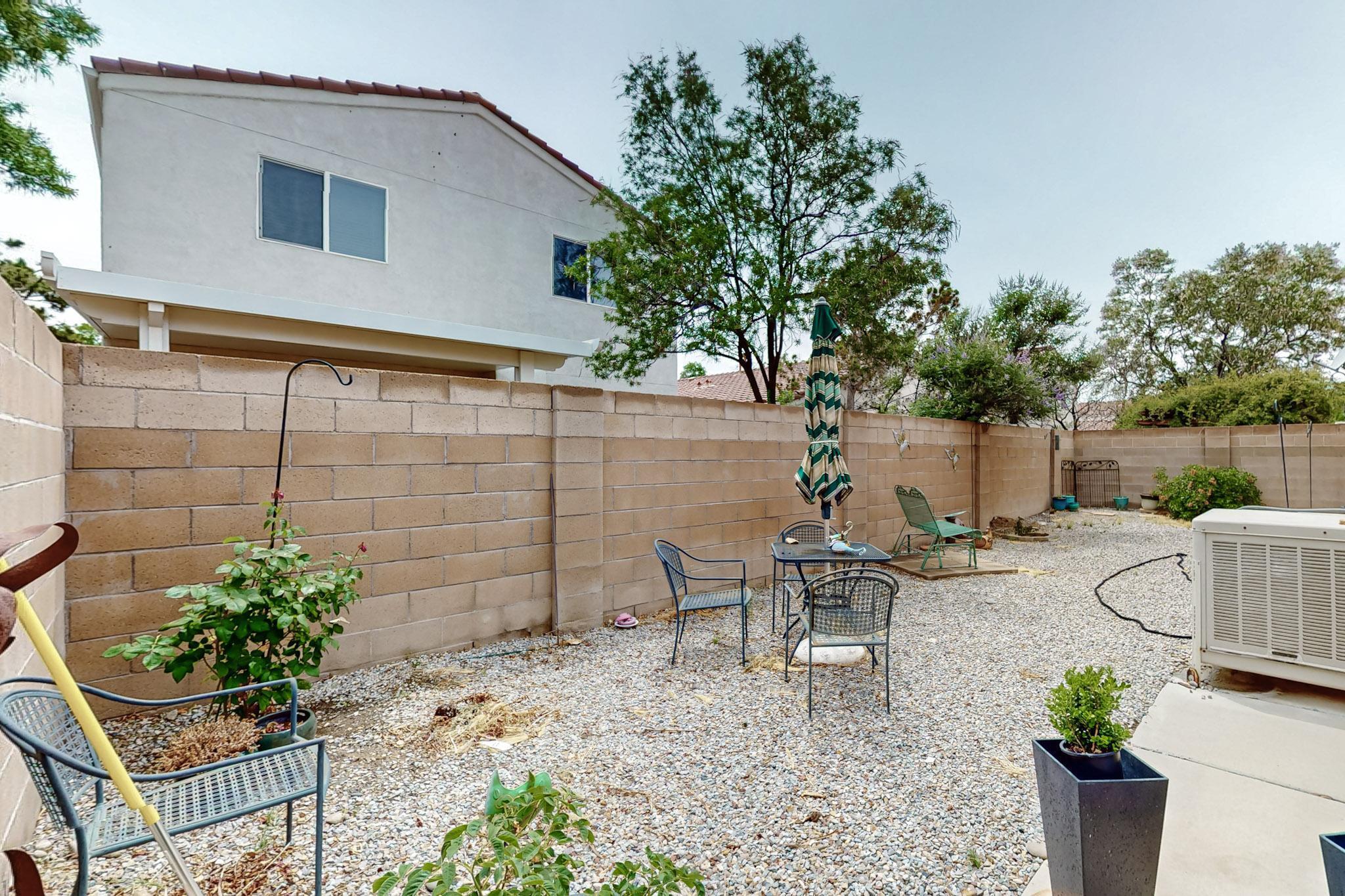 7200 Villa Tulipan NE