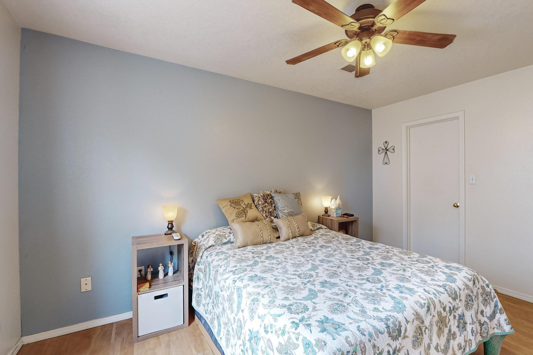 7200 Villa Tulipan NE