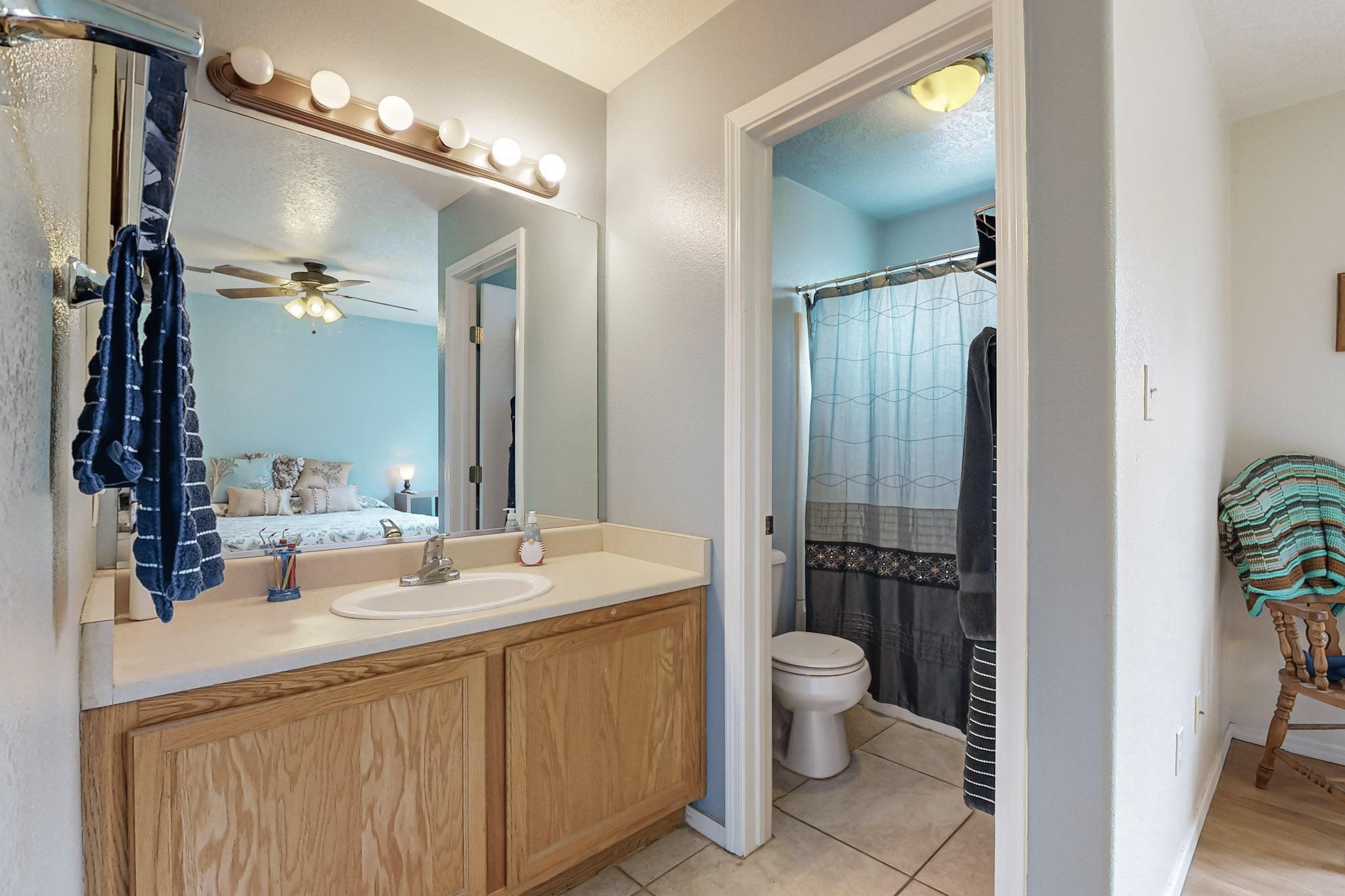 7200 Villa Tulipan NE