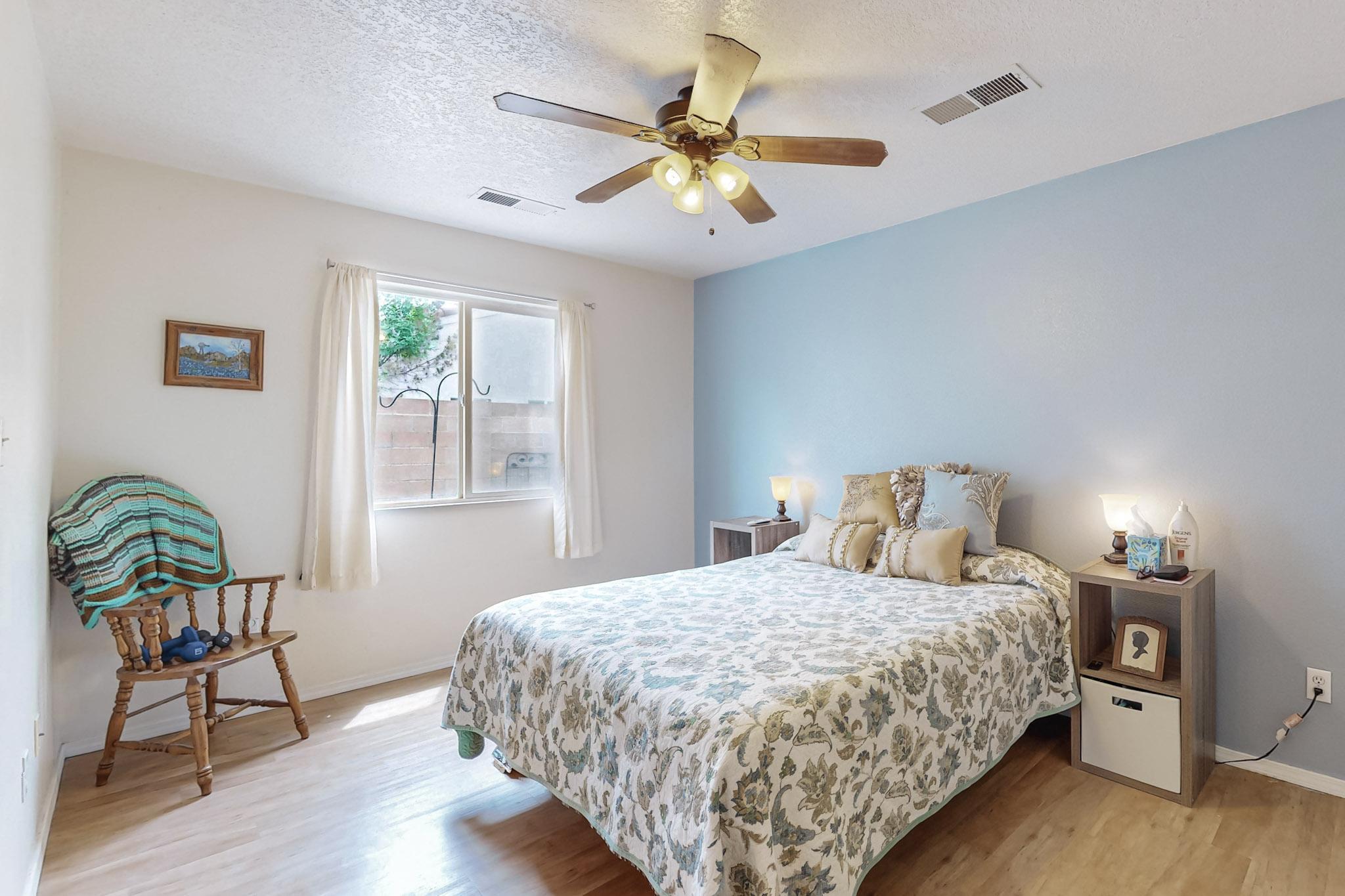 7200 Villa Tulipan NE