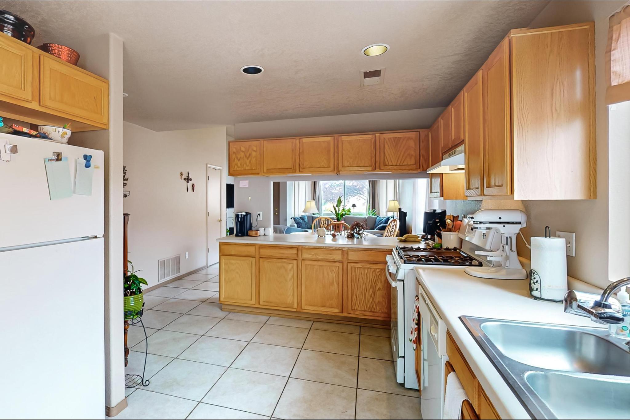 7200 Villa Tulipan NE