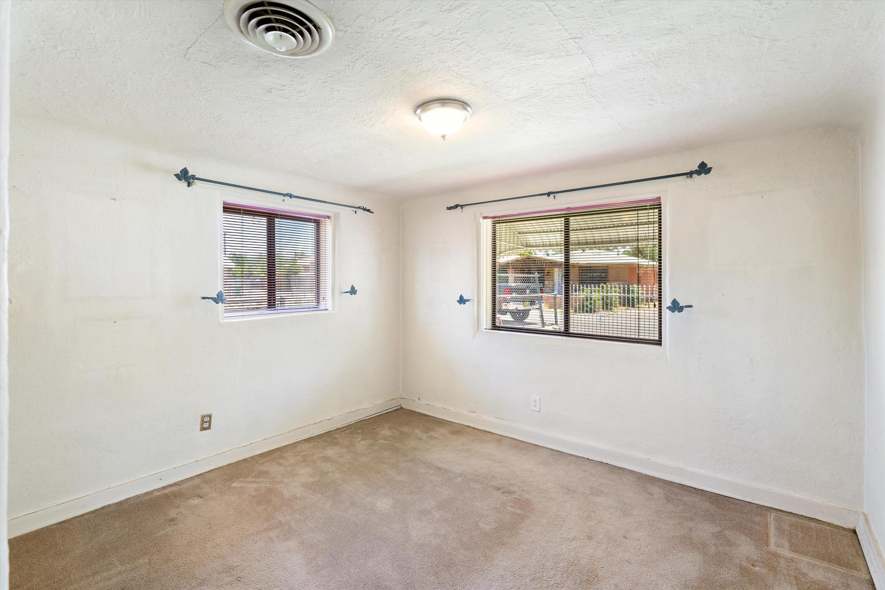 1629 Evergreen Drive SW
