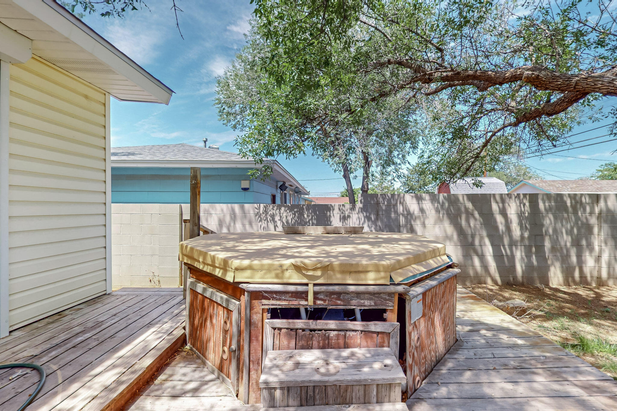 10805 Menaul Boulevard NE