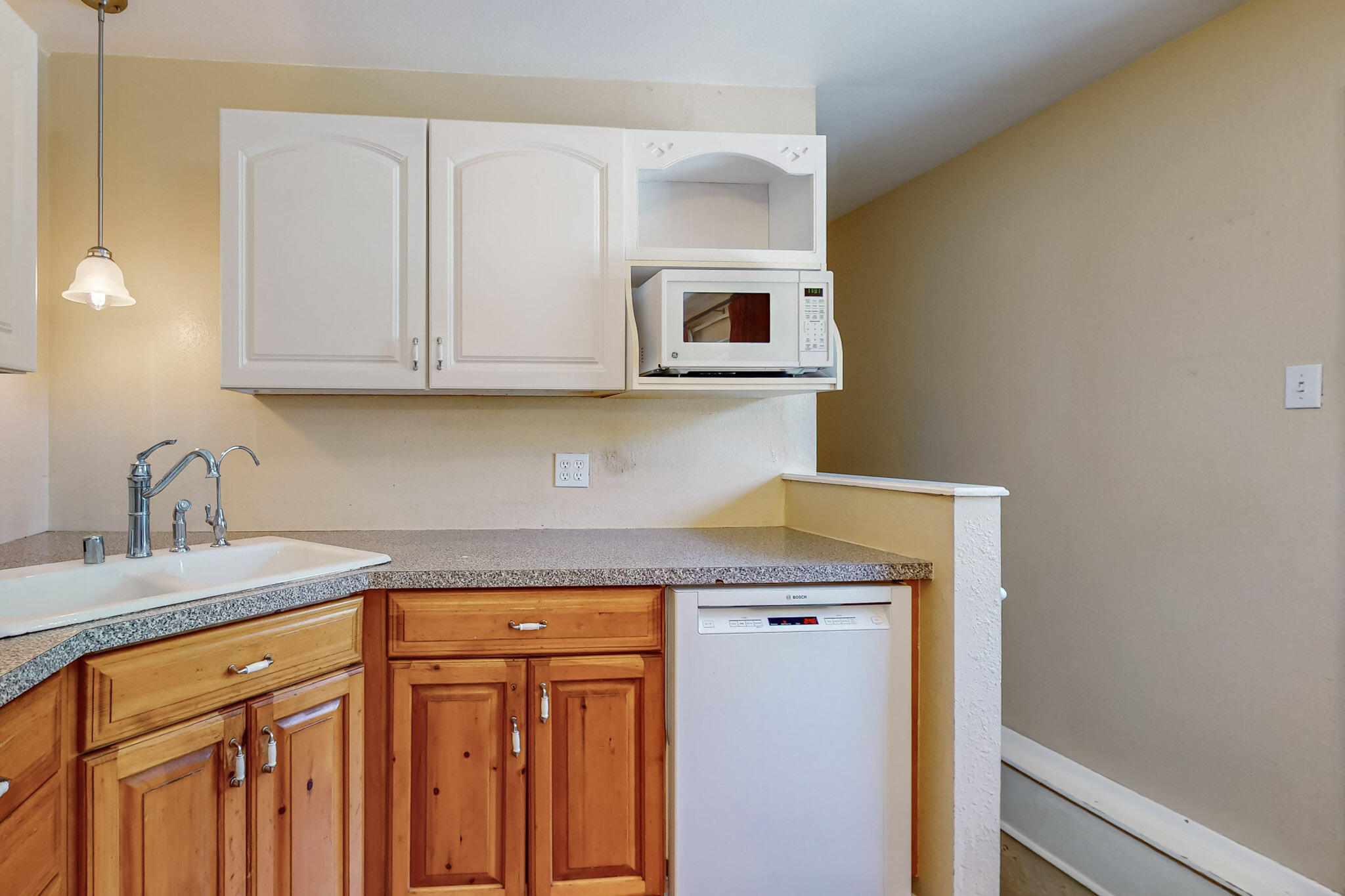 10805 Menaul Boulevard NE