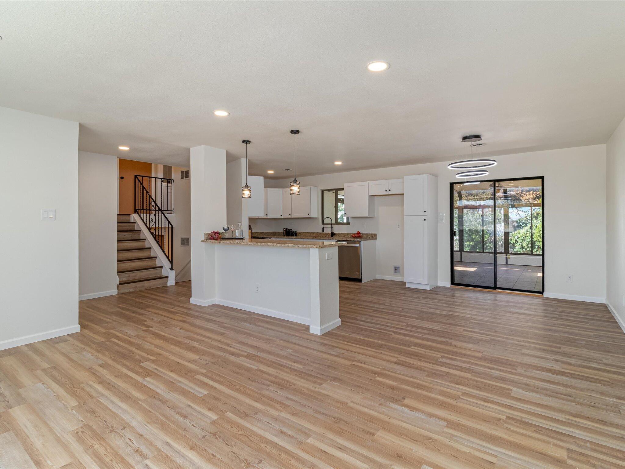 9619 LAGRIMA DE ORO Road NE