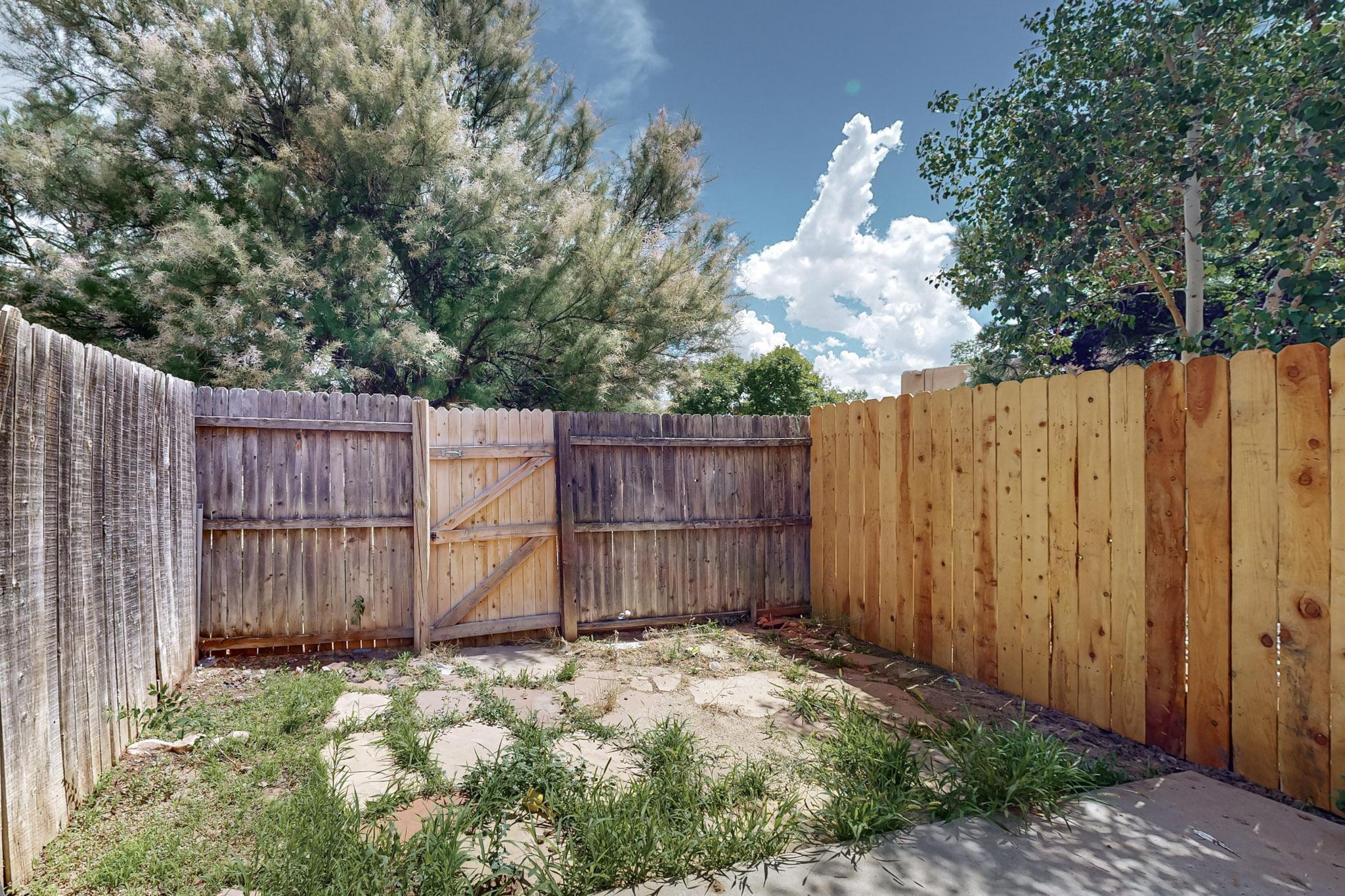 1637 Calle De Oriente Norte